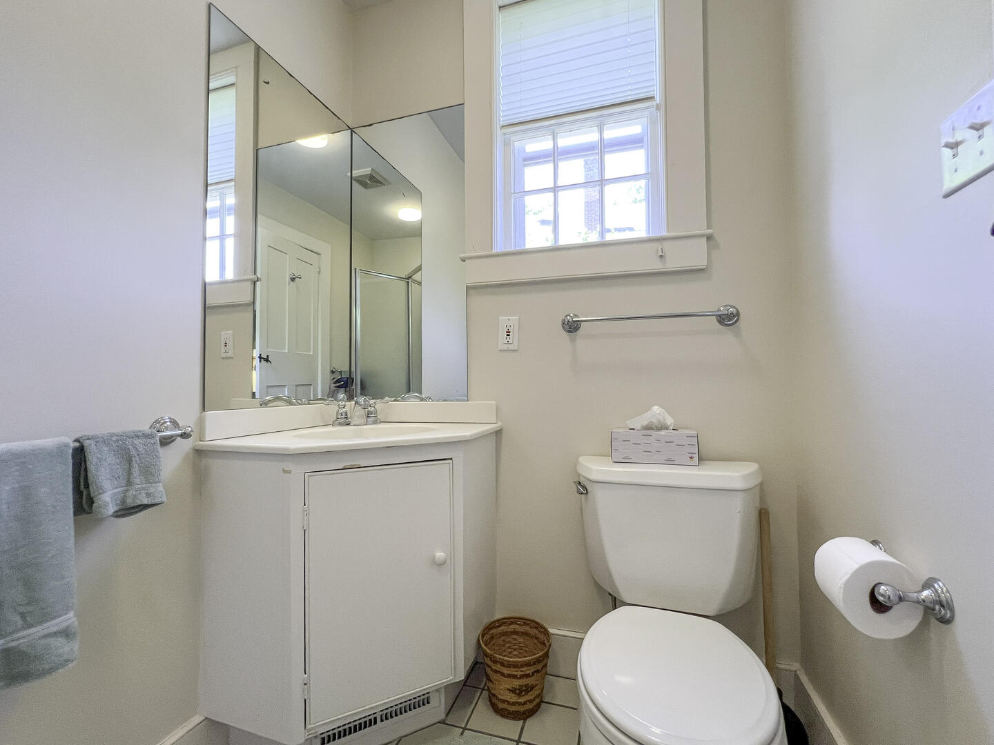 BR4 Daybed En Suite with Shower, First Floor