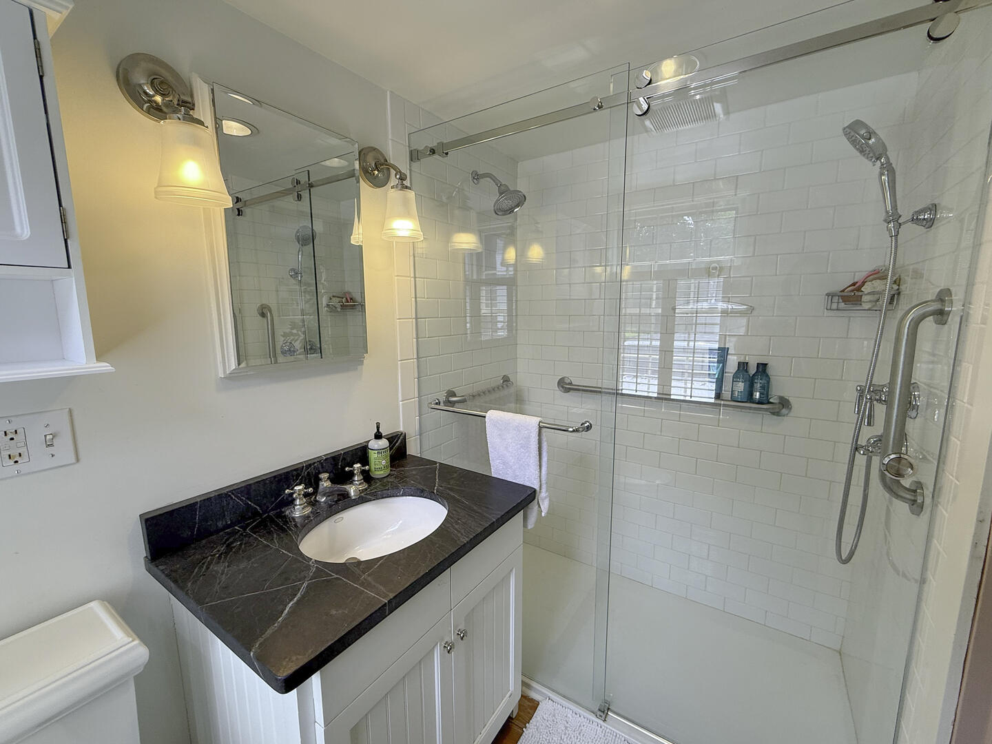 BR1 King En Suite with Shower Stall Only, First Floor