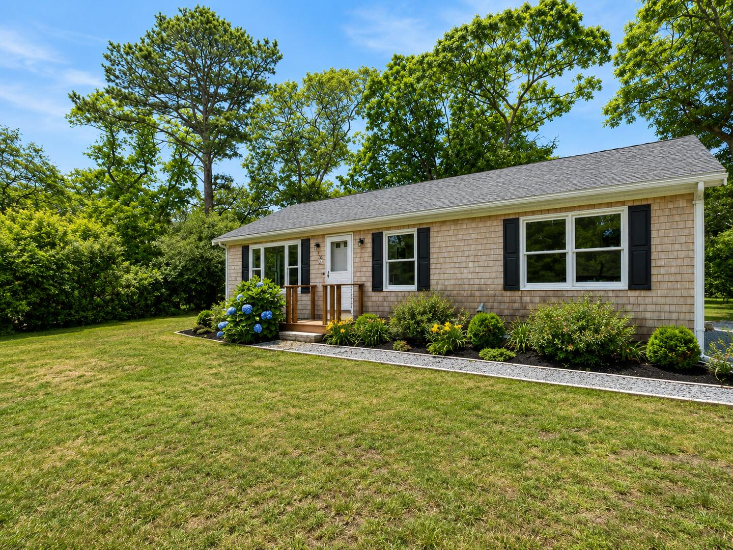 Featured Property Oak Bluffs 8161