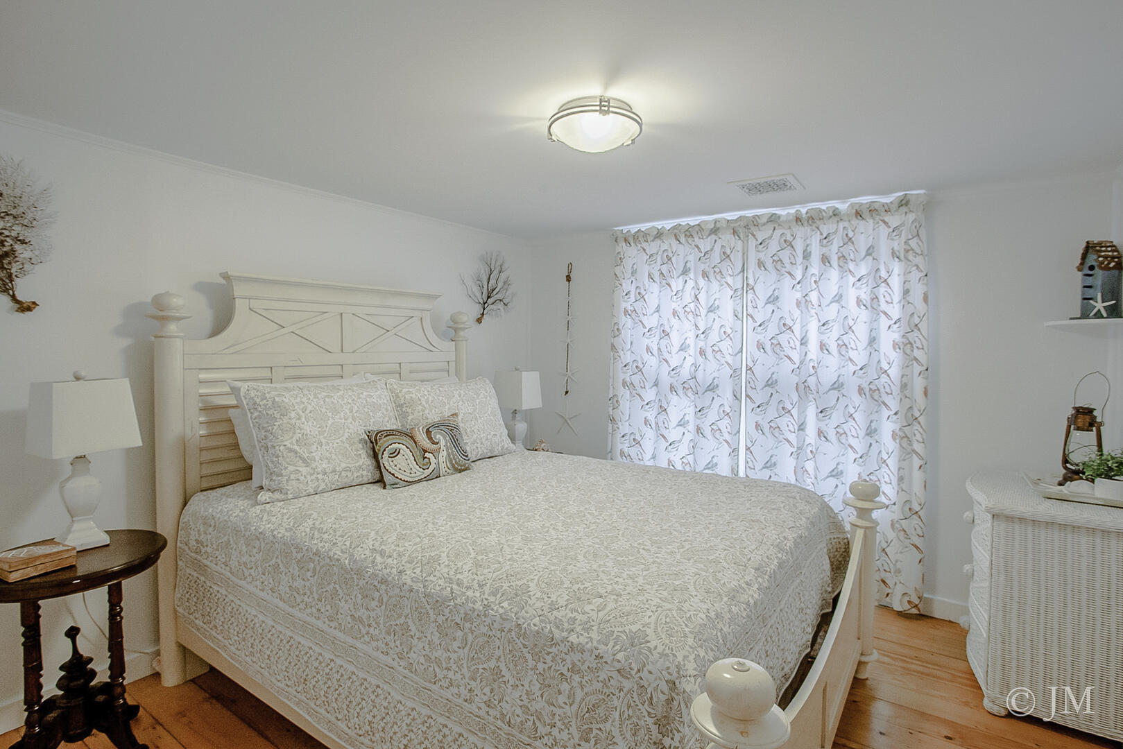 BR5 Queen, Second Floor (Central AC)