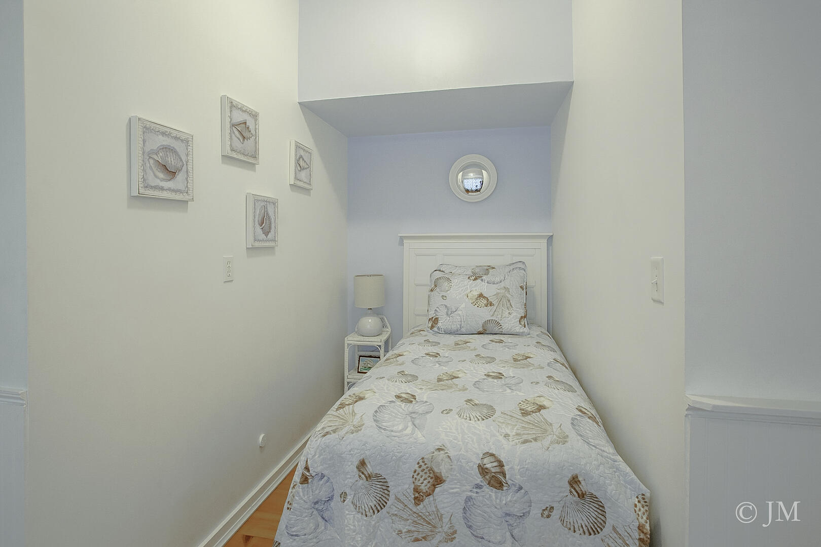 BR1 Queen and Twin Bed, First Floor (Minisplit AC)