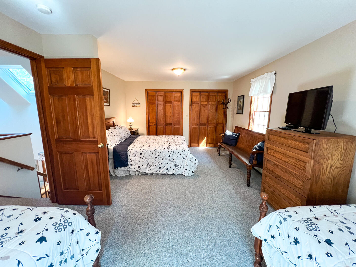 BR3 Queen with (2) Twin Beds, Second Floor