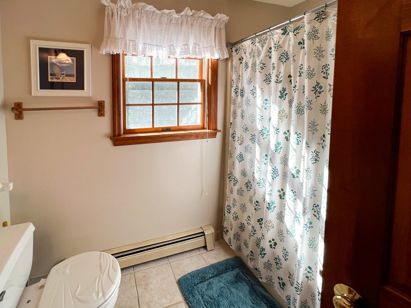Hall Bath with Shower Tub Combo, Second Floor
