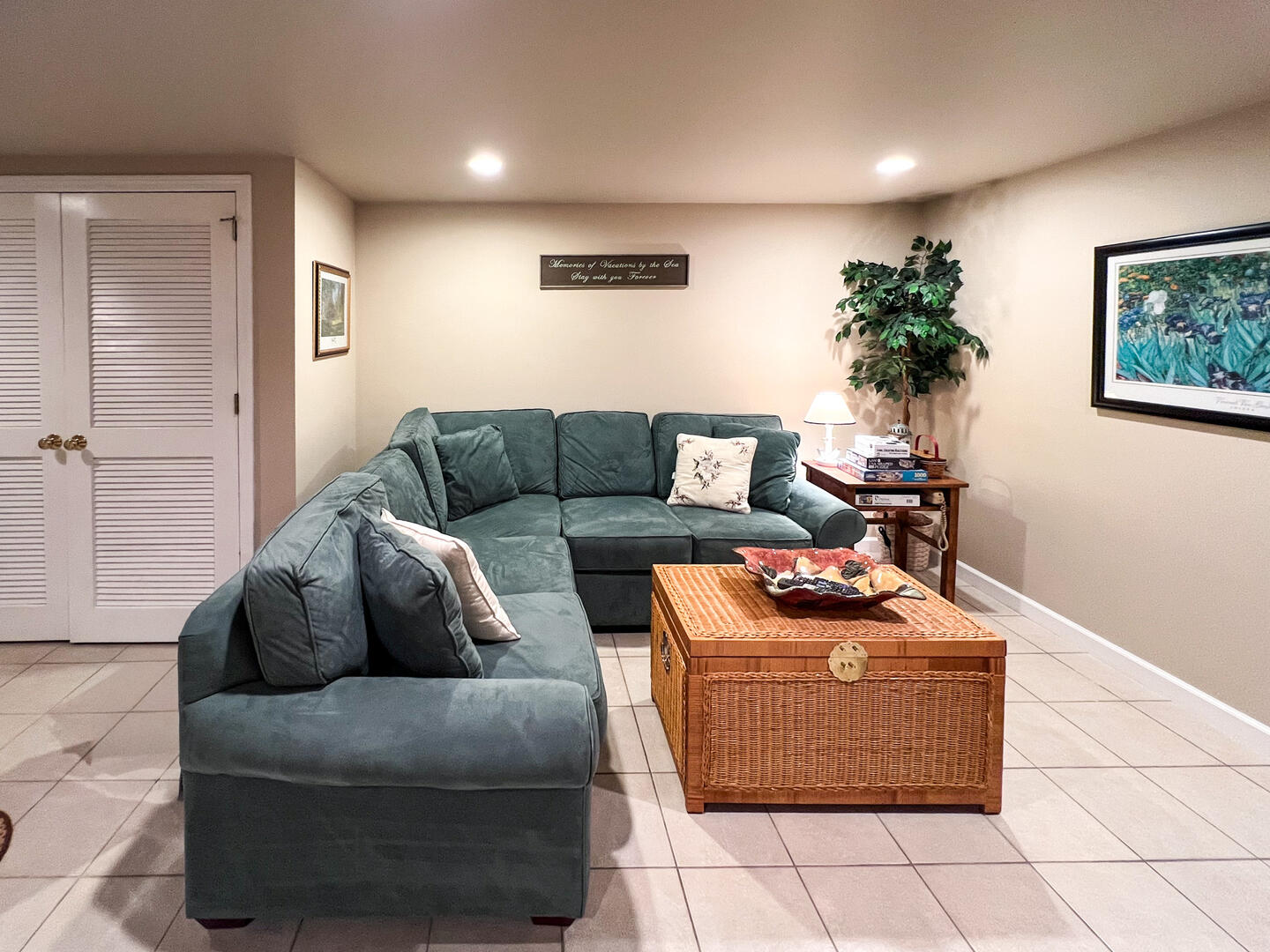 Additional Seating, Lower Level