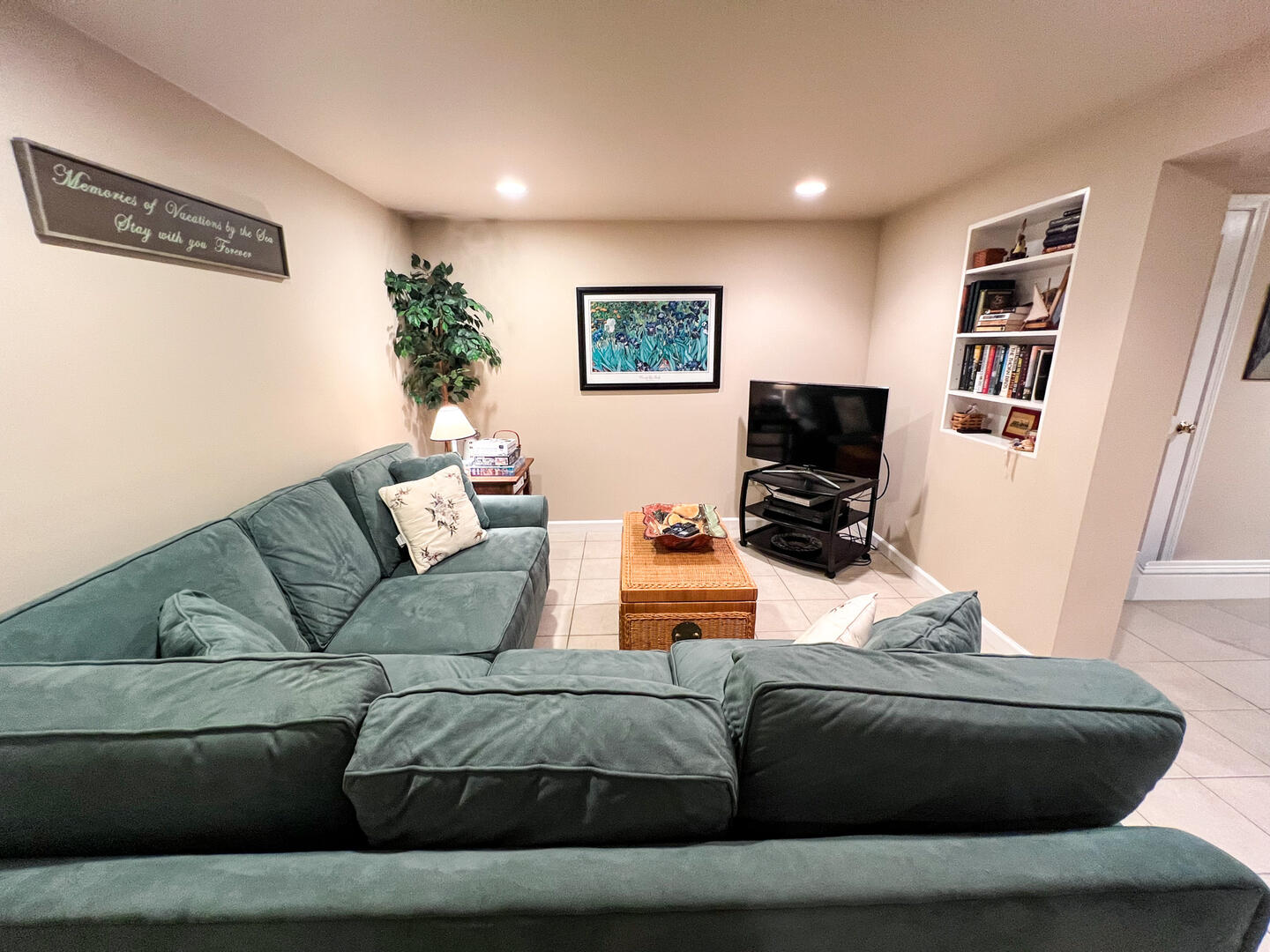 Additional Seating, Lower Level