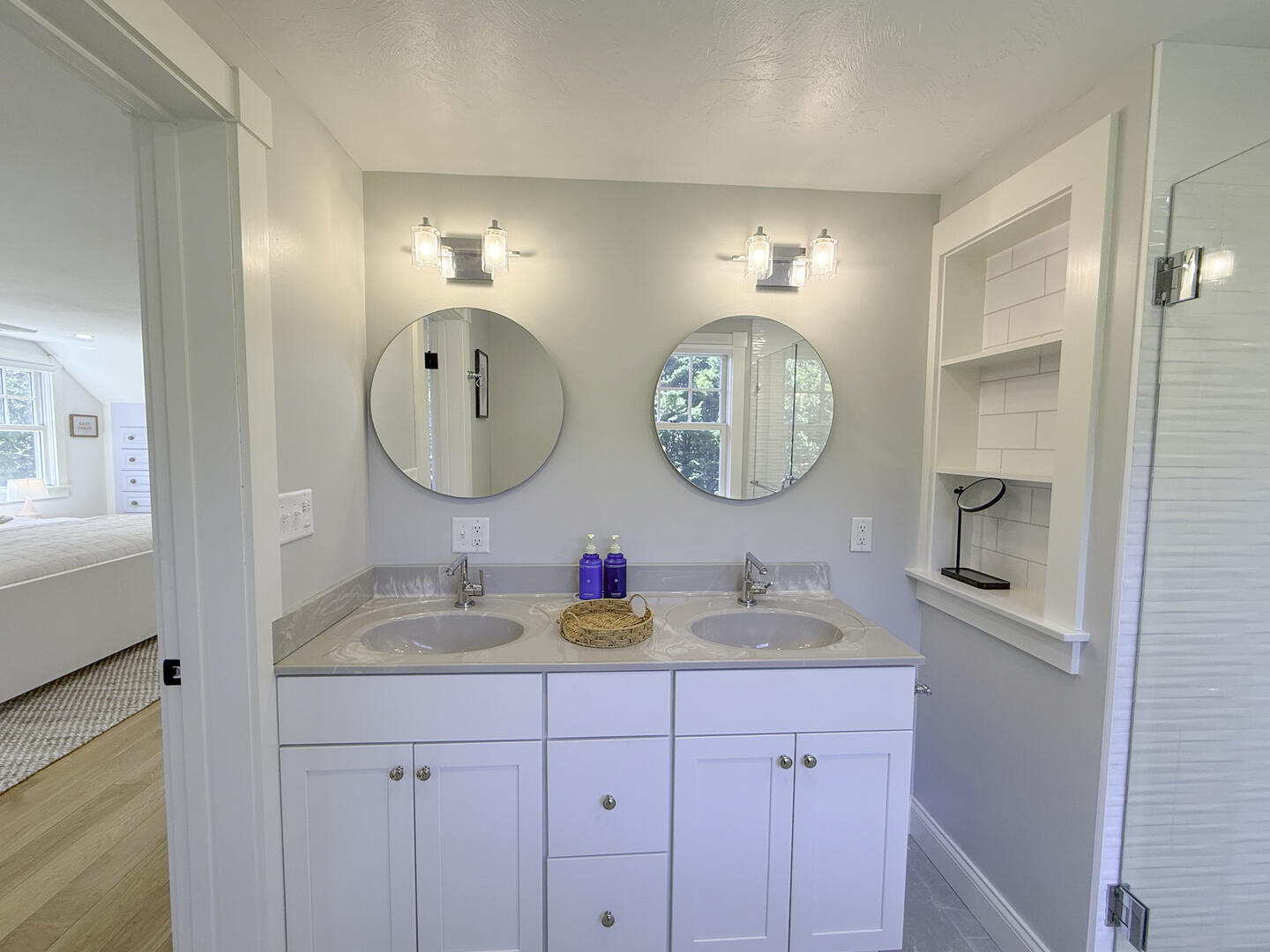 BR2 King En Suite with Shower Stall, Second Floor