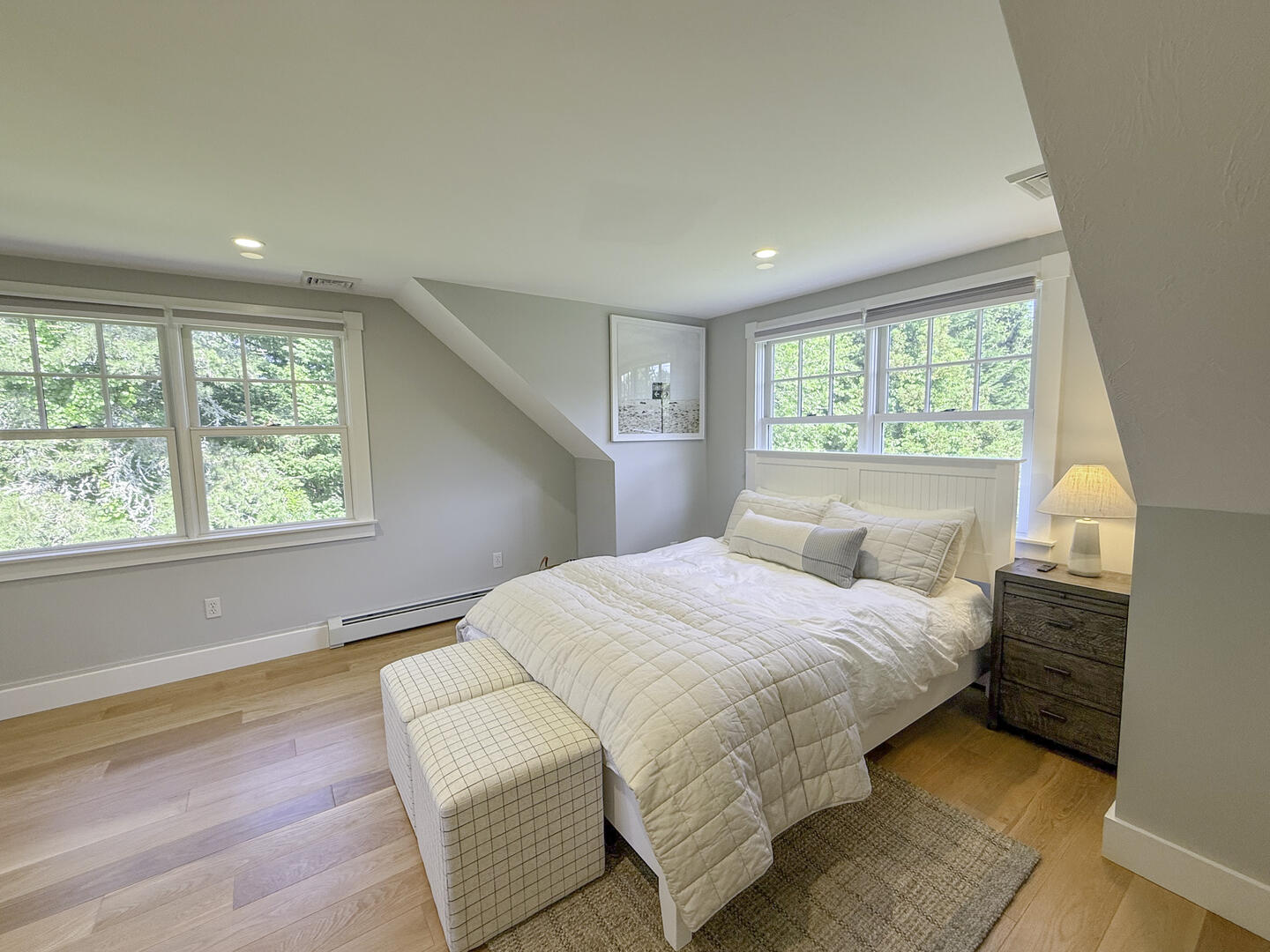 BR3 Queen, Second Floor