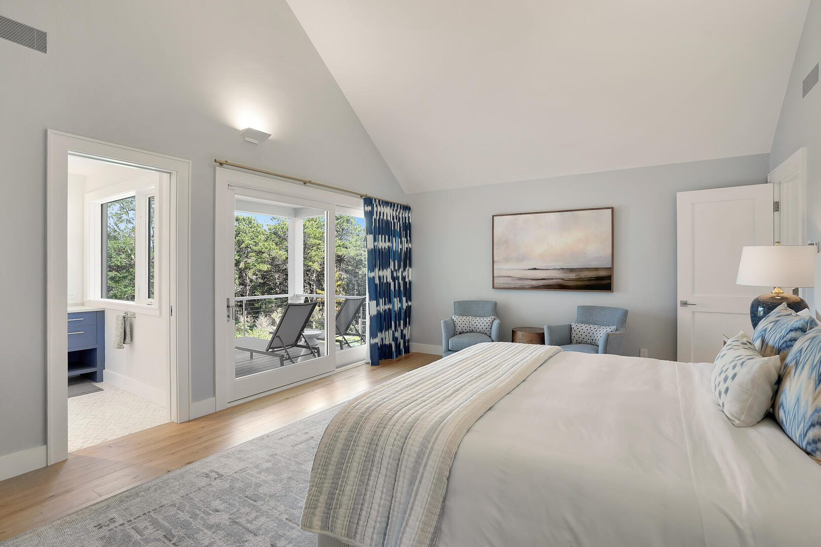 BR2 King En Suite, Second Floor