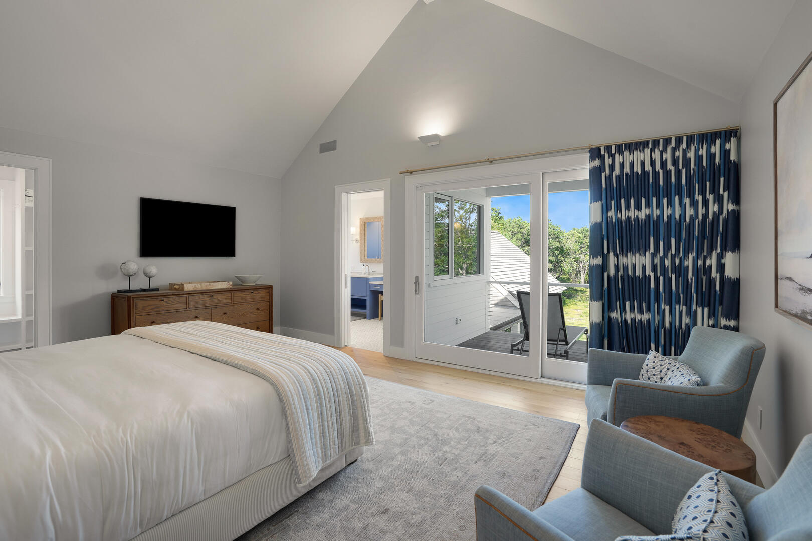 BR2 King En Suite, Second Floor