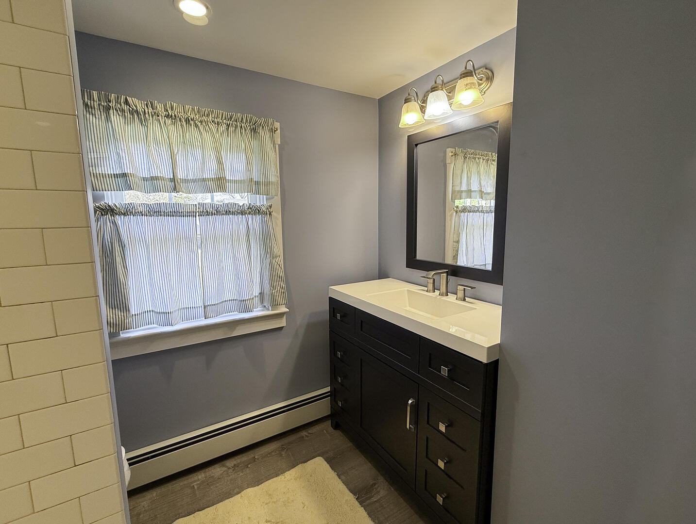 Hall Bath with Shower Tub Combo, Second Floor