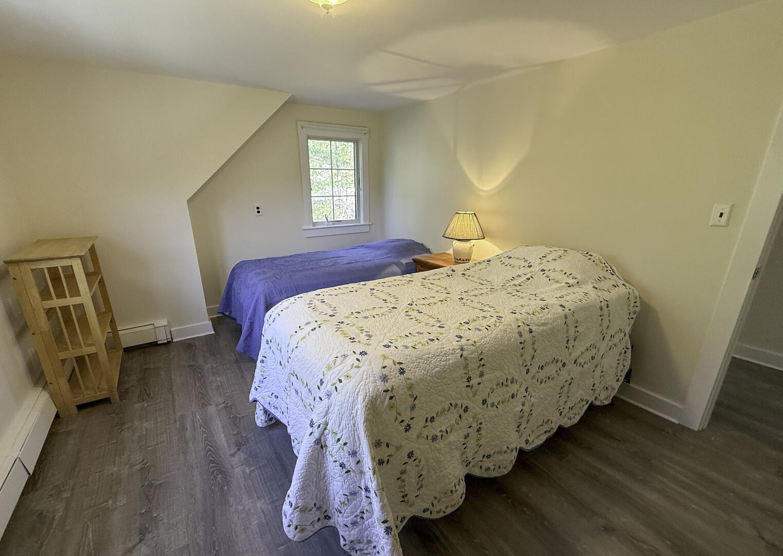 BR4 (2) Twin Beds, Second Floor