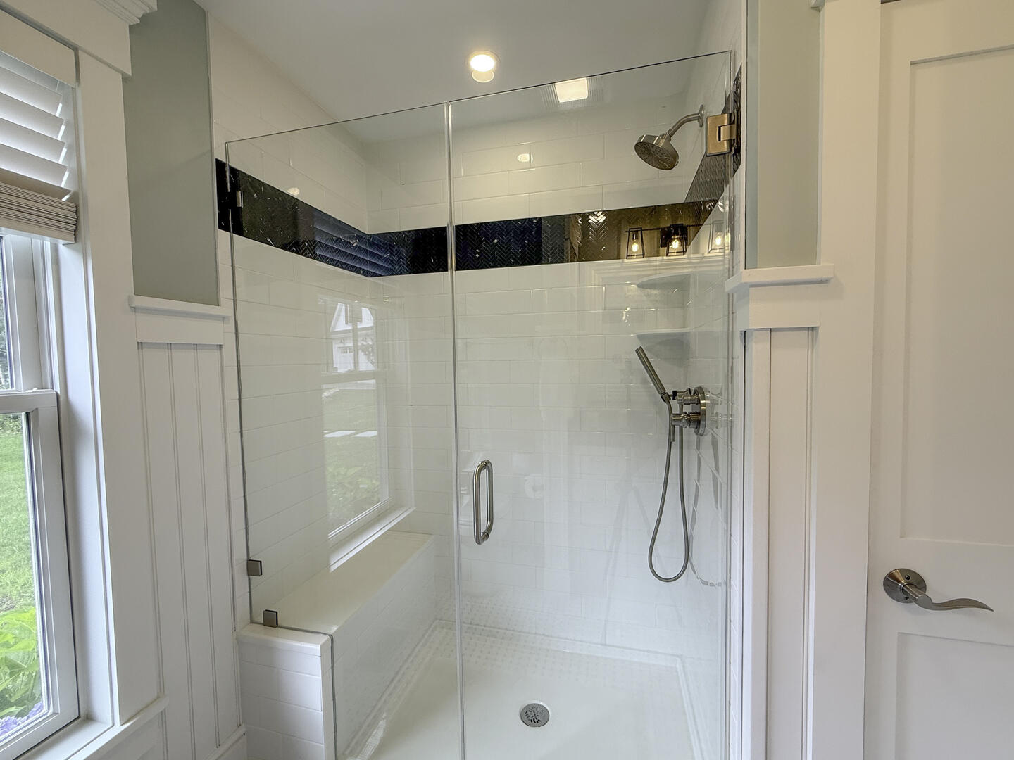 BR1 King En Suite with Shower Stall, First Floor