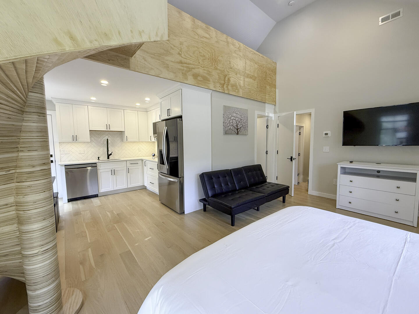 BR2 King En Suite, Second Floor