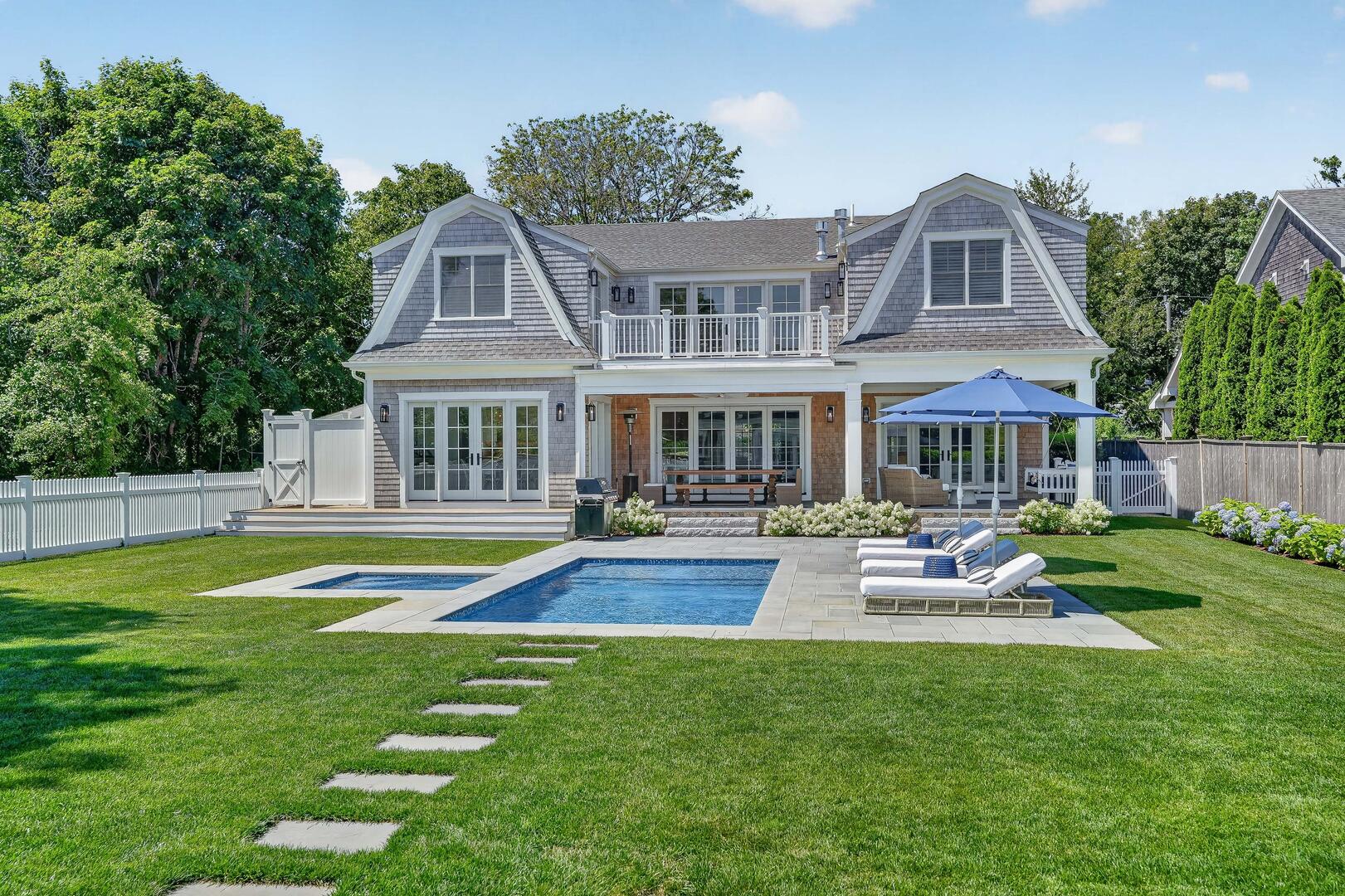 Pool View to the Main House