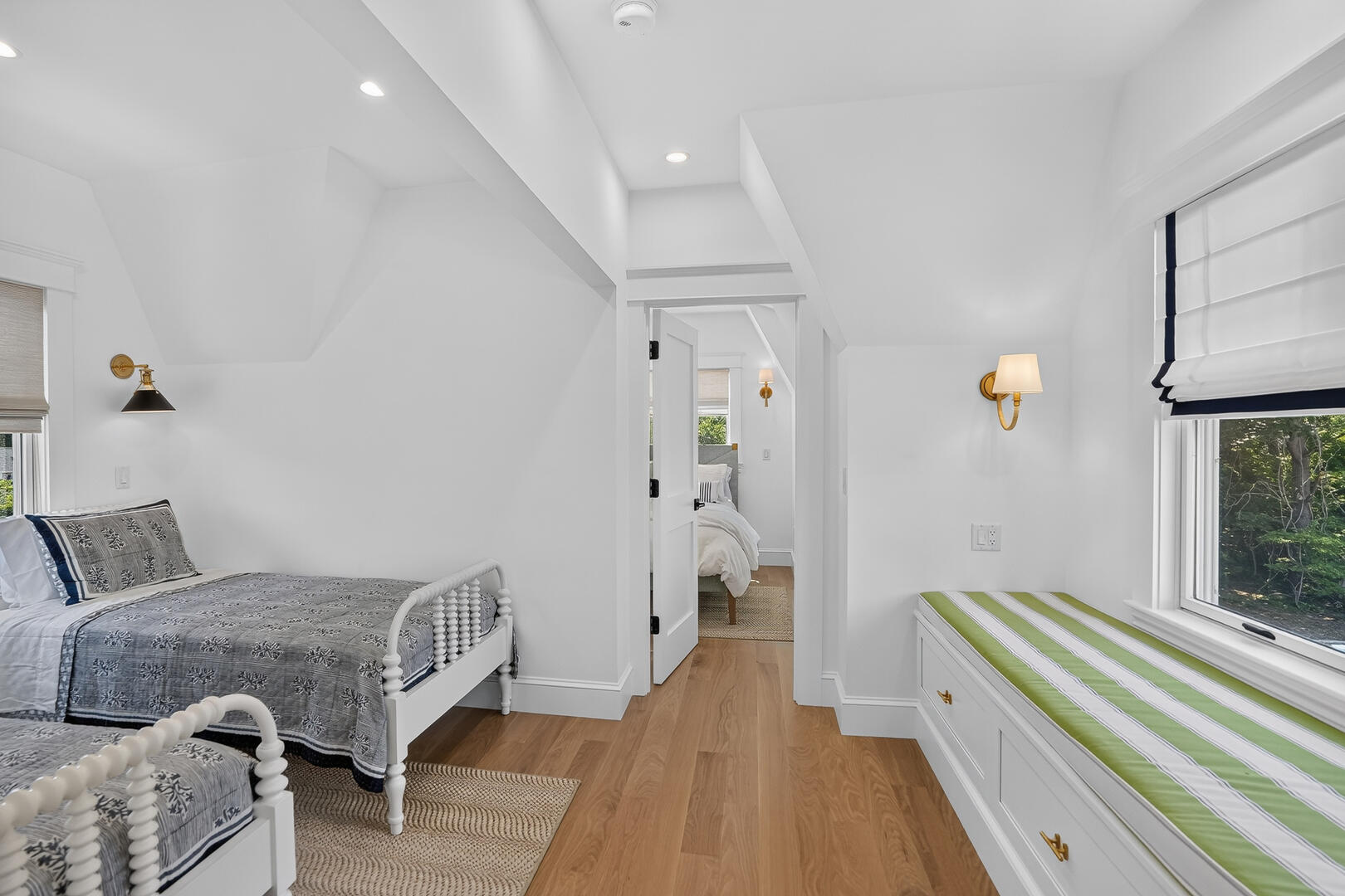 BR6 (2) Twin Beds, Second Floor Guest House