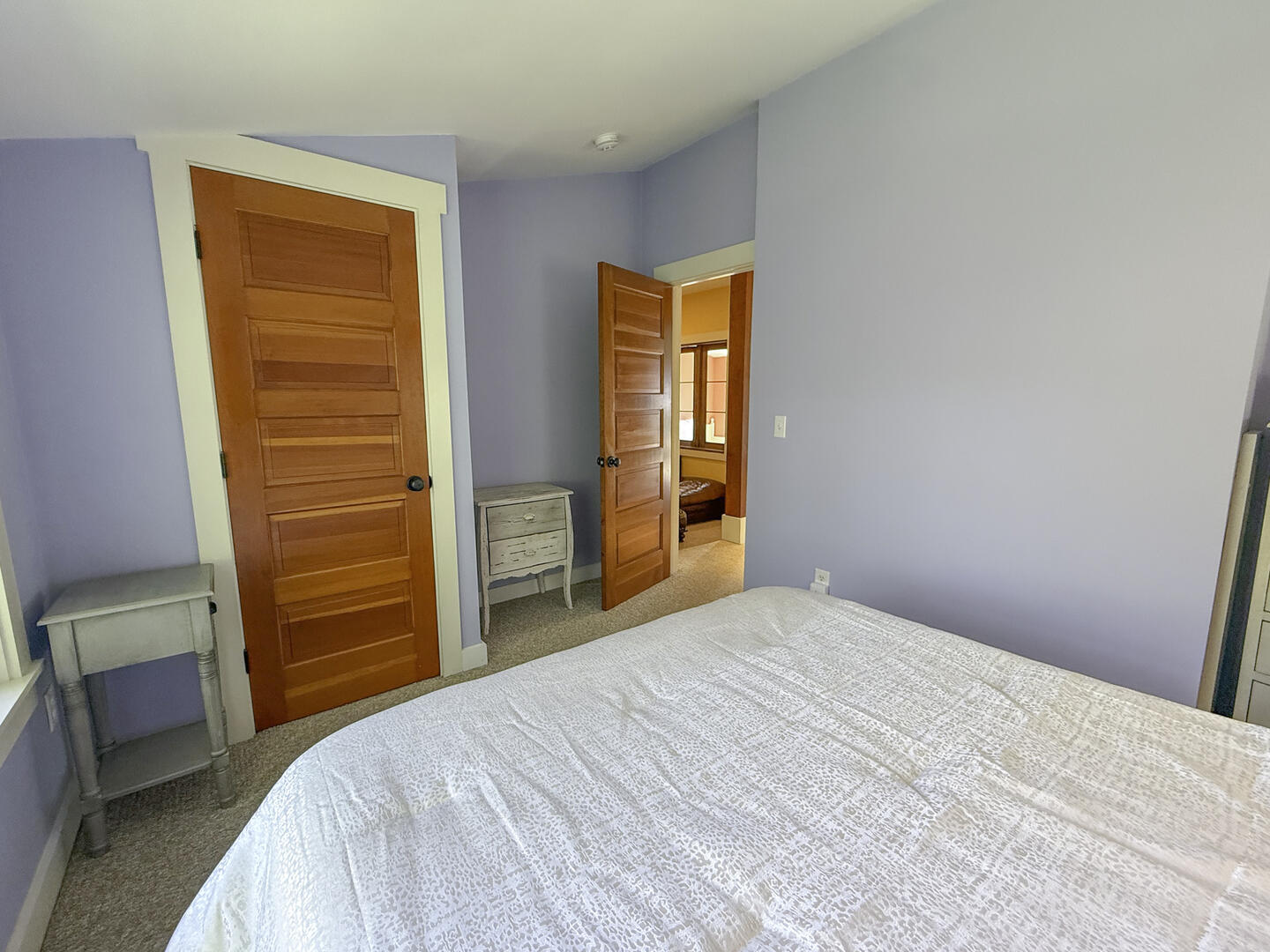 BR2 Queen, Second Floor