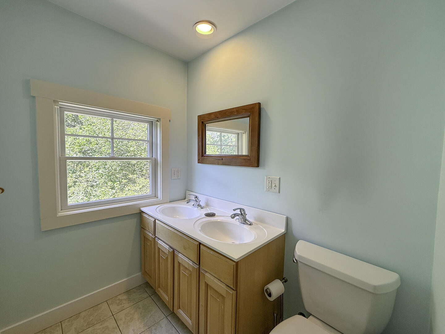 Hall Bath with Shower Tub Combo, Second Floor