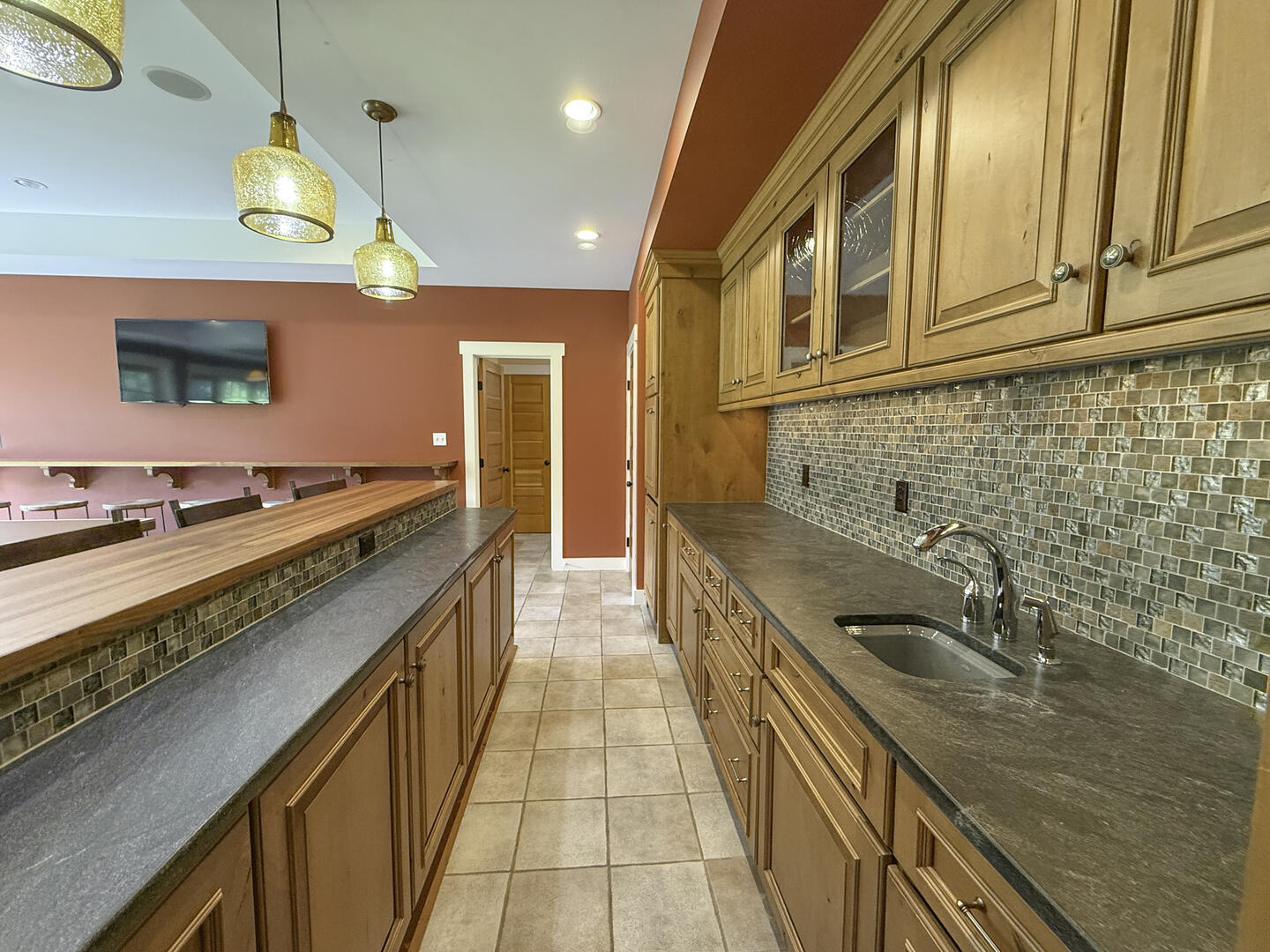 Wet Bar, Lower Level