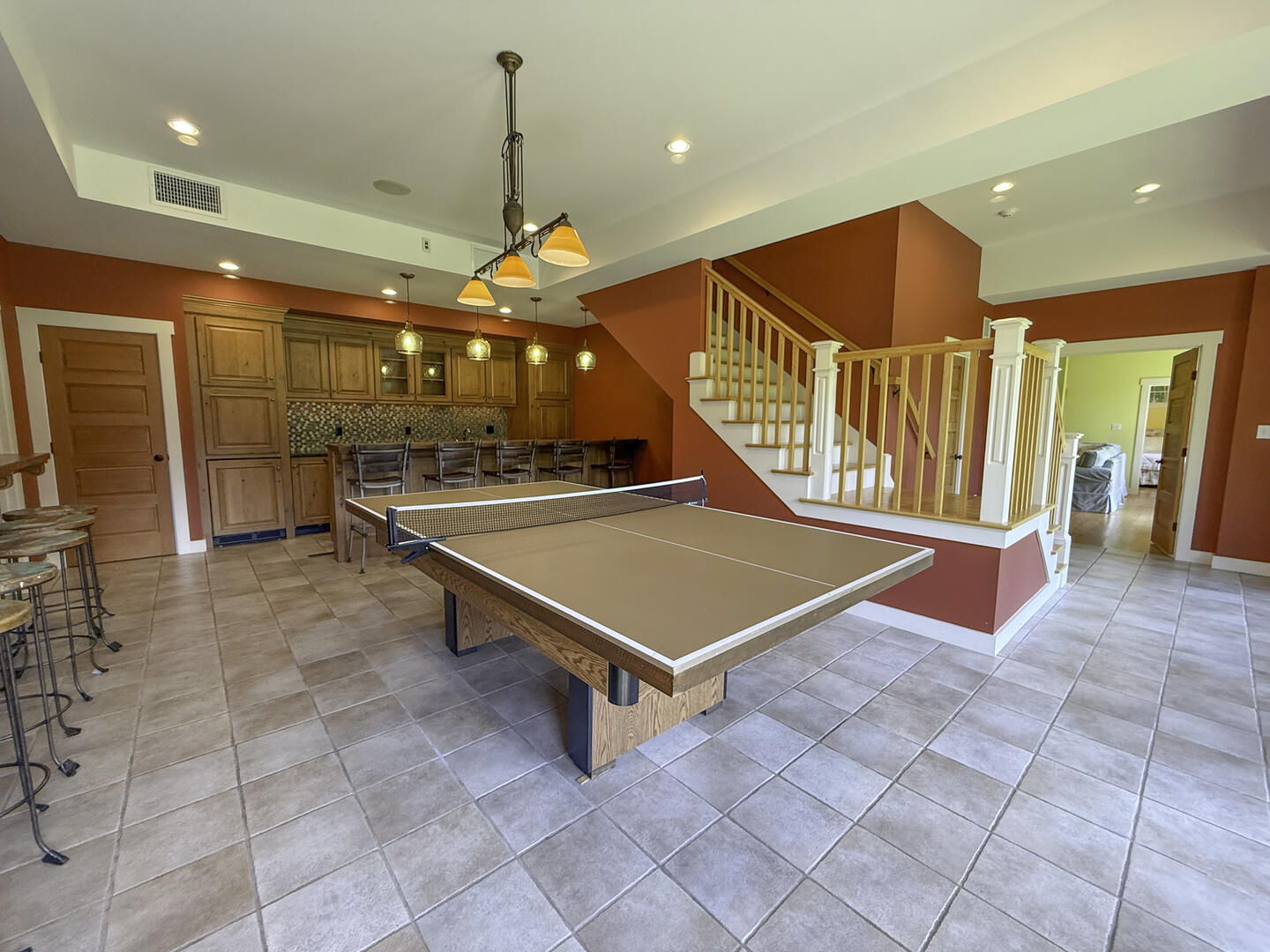Ping Pong, Lower Level