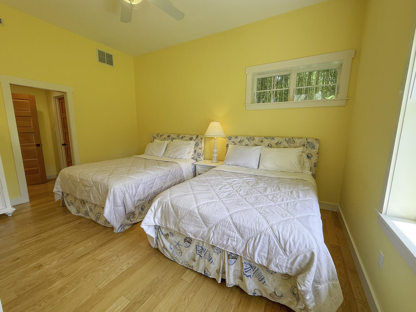 BR6 (2) Queen Beds, Lower Level