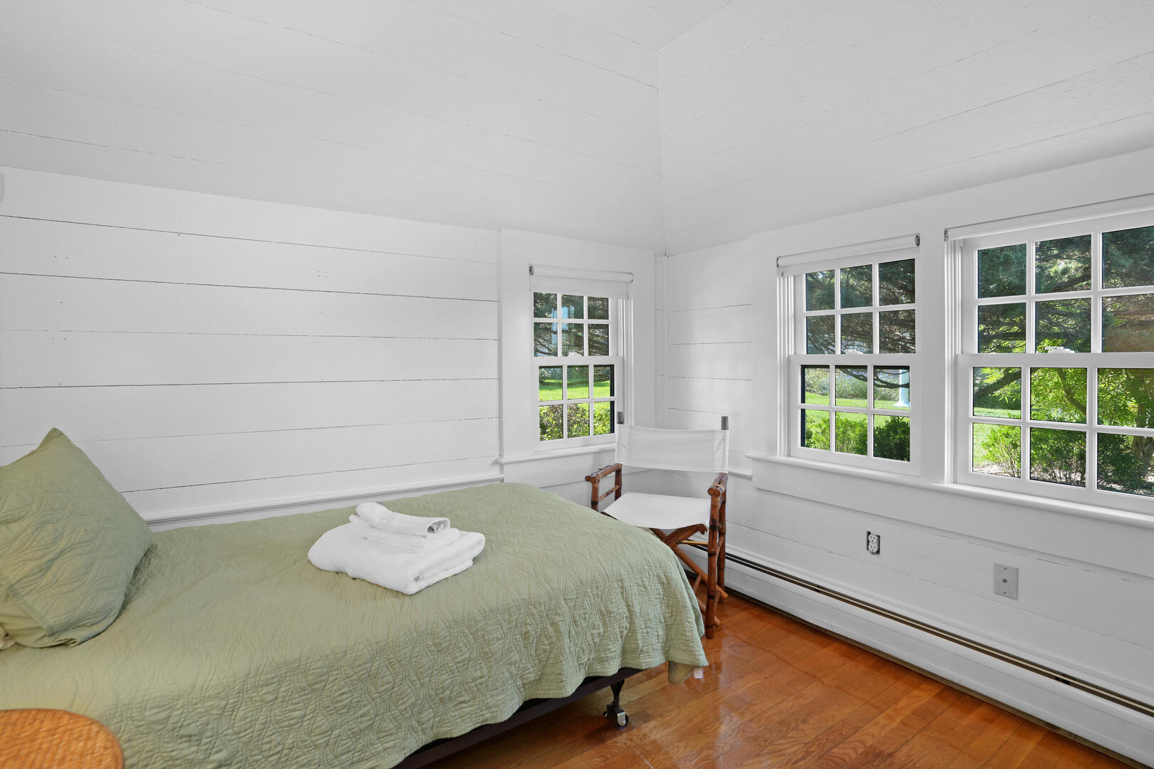 BR9 Twin Bed, First Floor