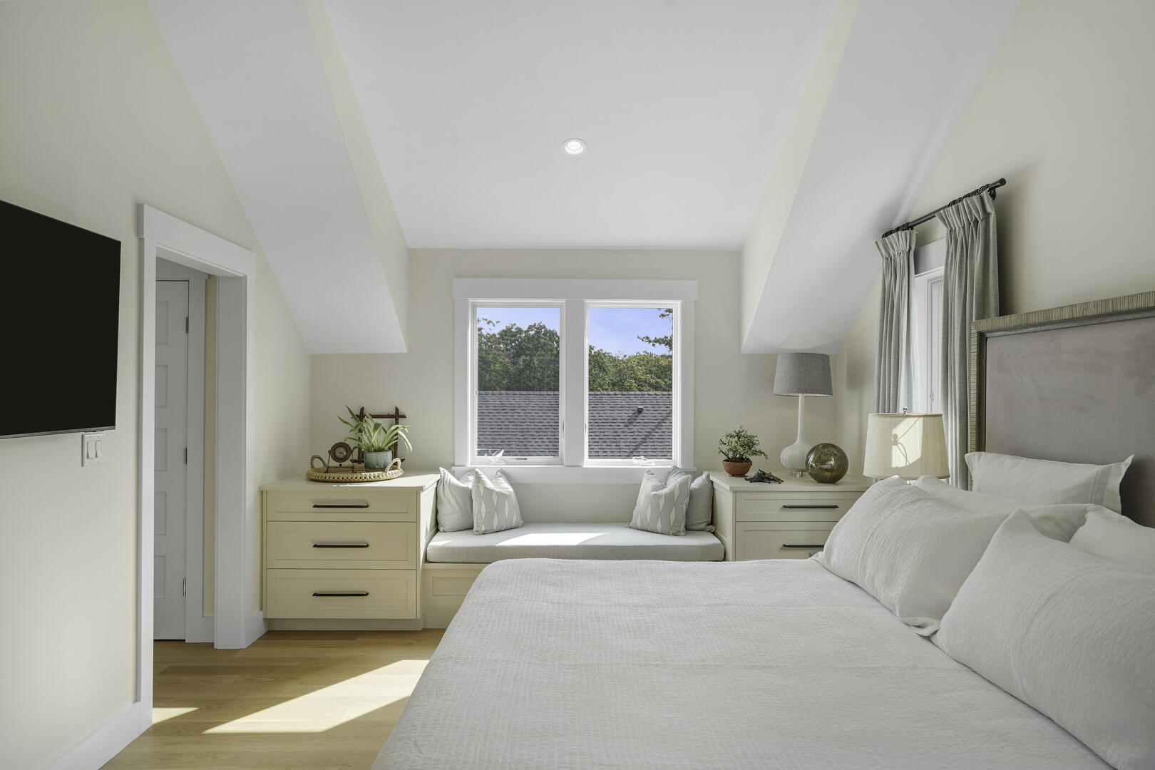 BR5 King En Suite, Second Floor