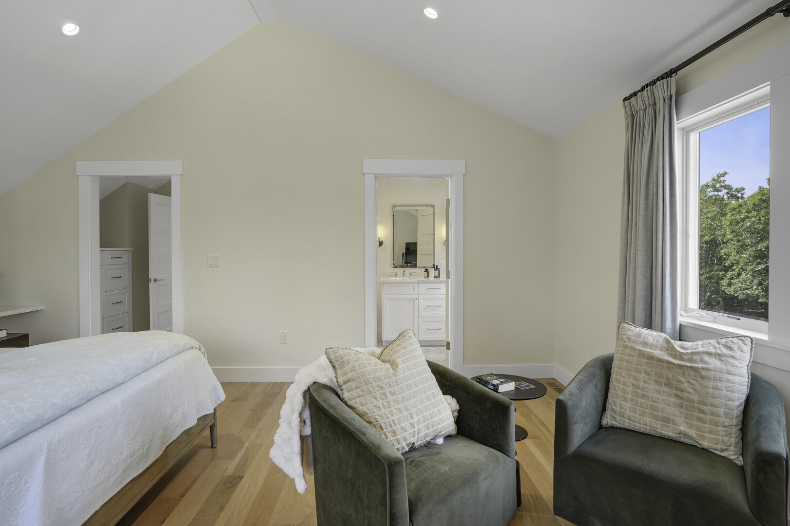 BR6 King En Suite, Second Floor