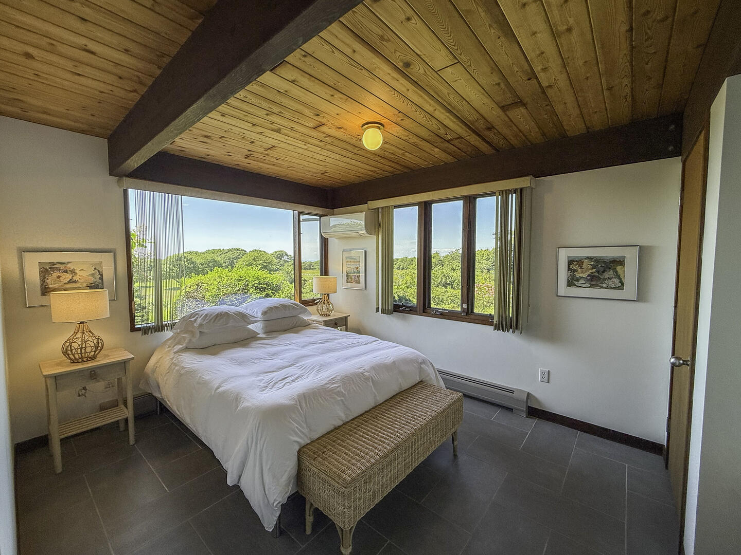 BR5 Queen Bedroom Lower Level