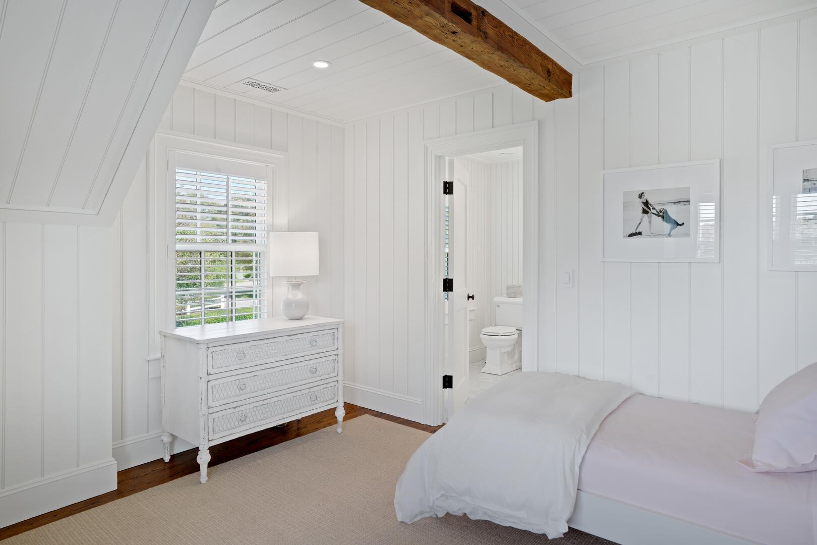 BR3 (2) Twin Beds En Suite, Second Floor