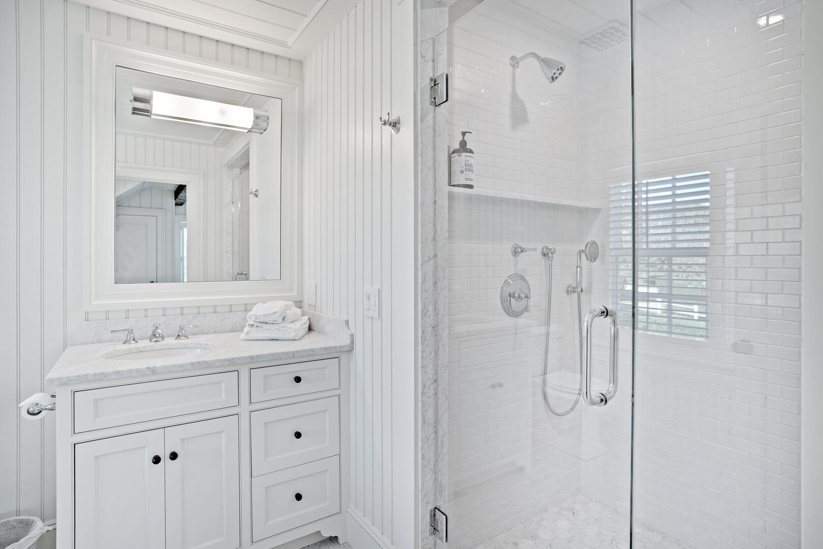 BR3 (2) Twin Beds En Suite with Shower Stall, Second Floor