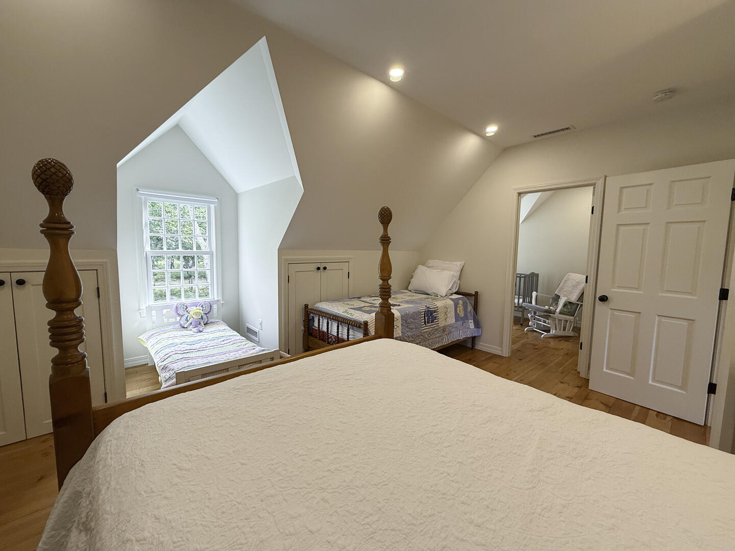 BR3 Queen Bed, Twin Bed, Toddler Bed 