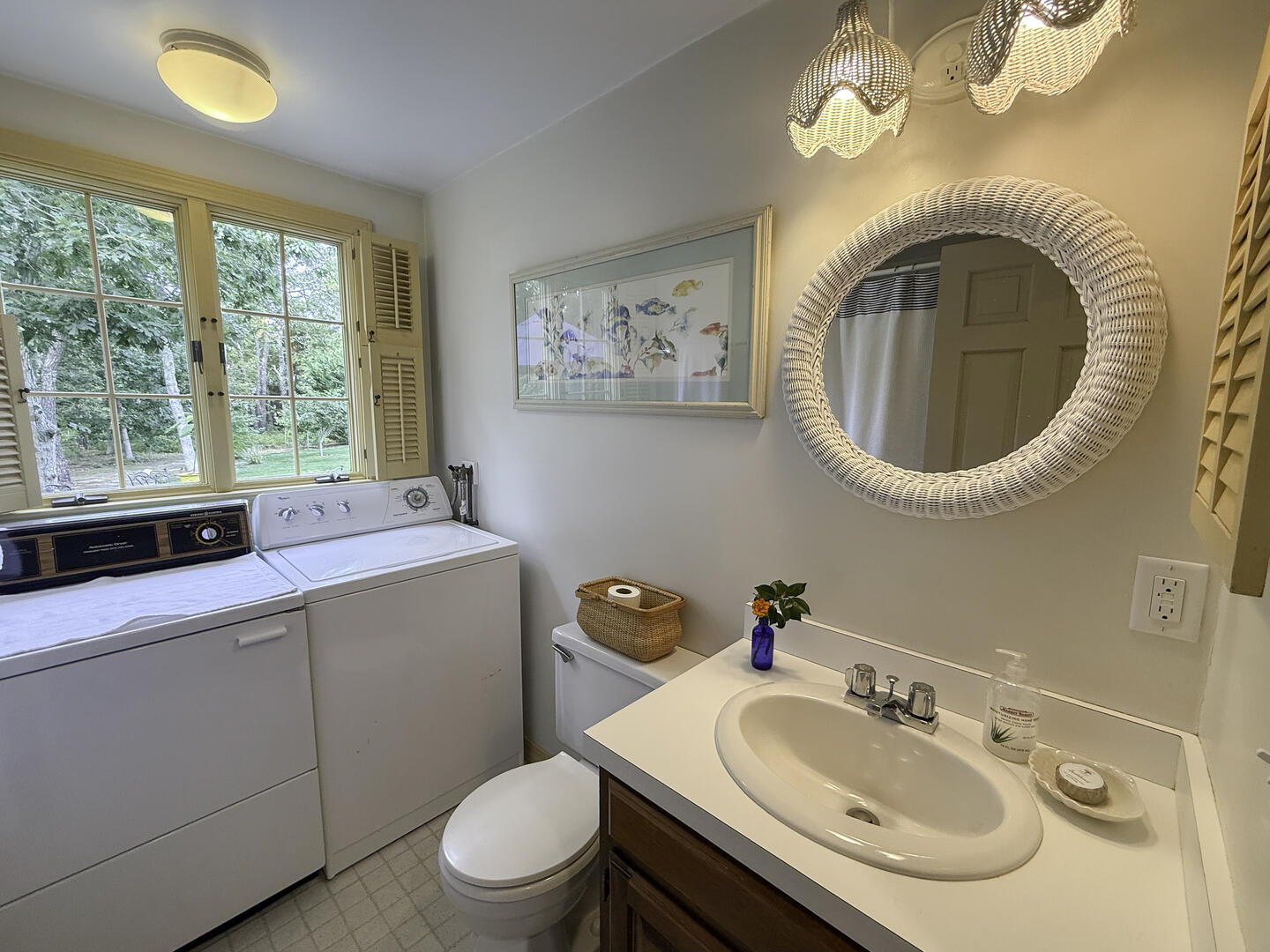 Hall Bath with Shower Tub Combo, First Floor