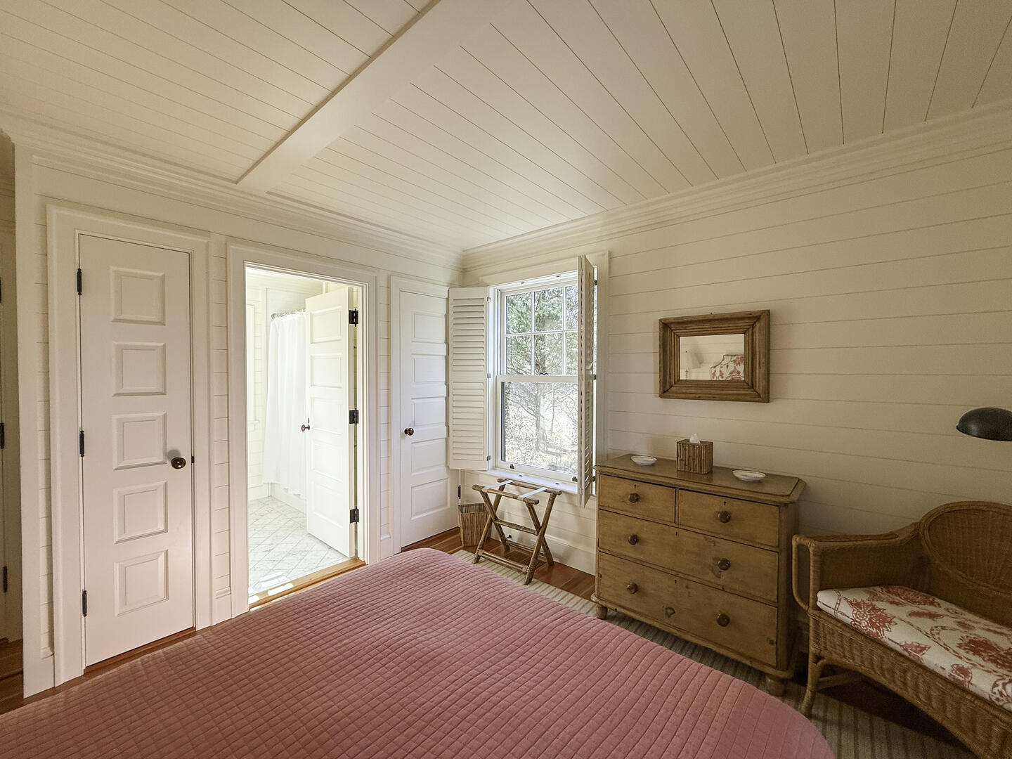 BR6 Queen En Suite, First Floor Guest House