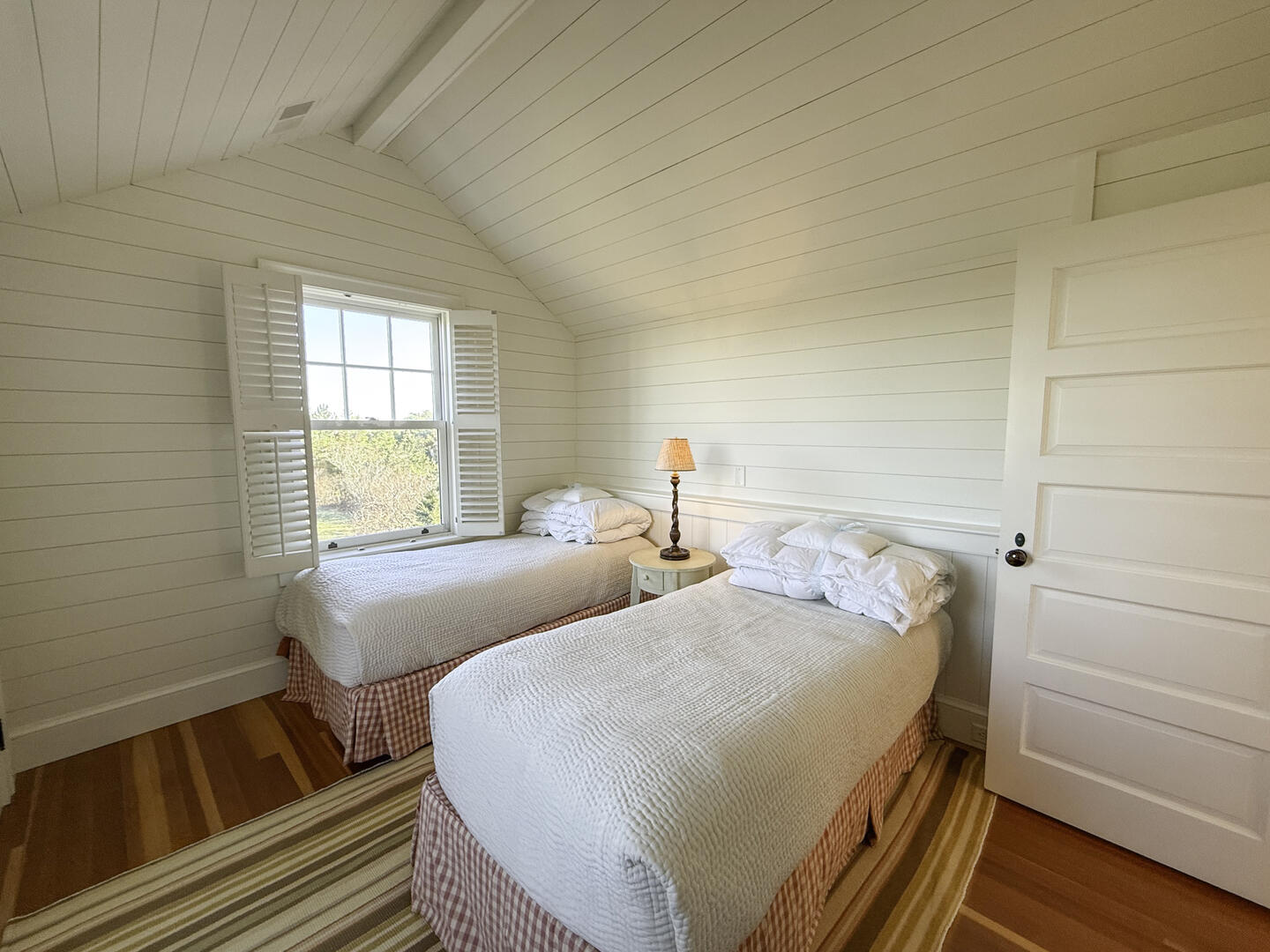 BR8 (2) Twin Beds, Second Floor Guest House