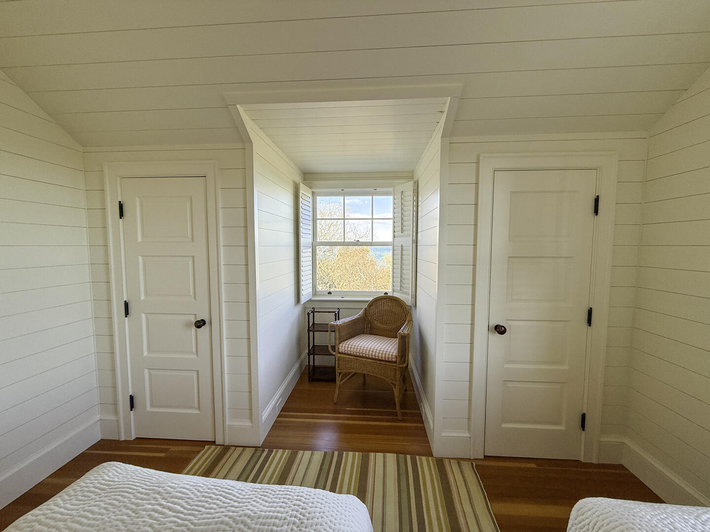 BR8 (2) Twin Beds, Second Floor Guest House