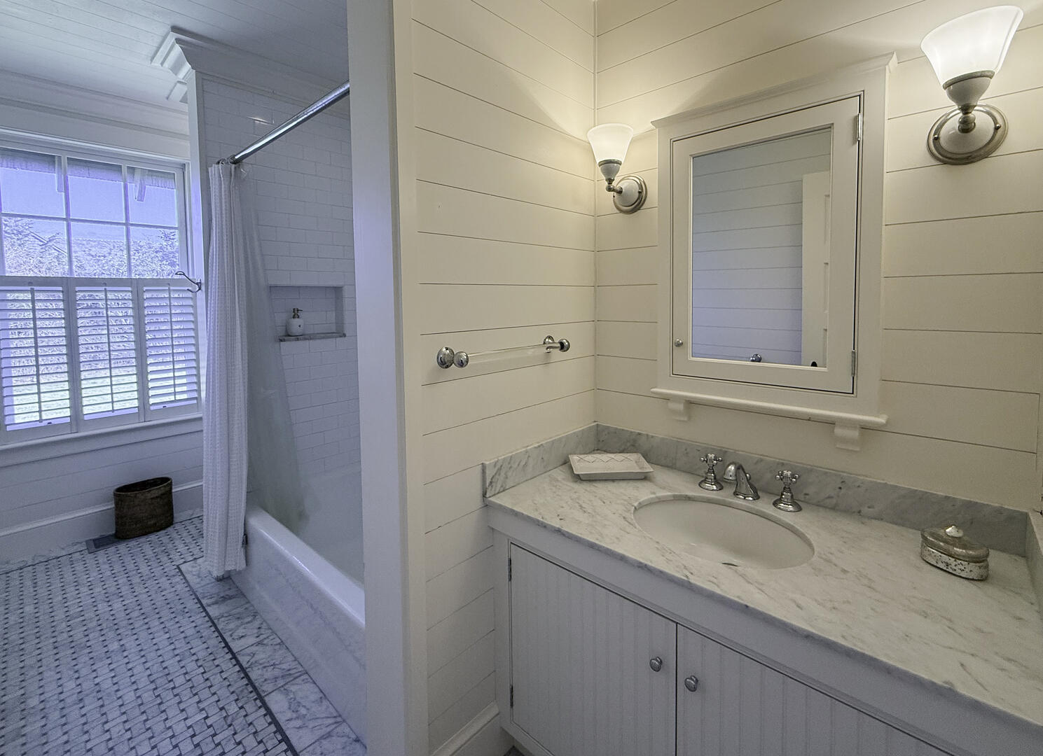 Hall Bath with Shower Tub Combo, First Floor