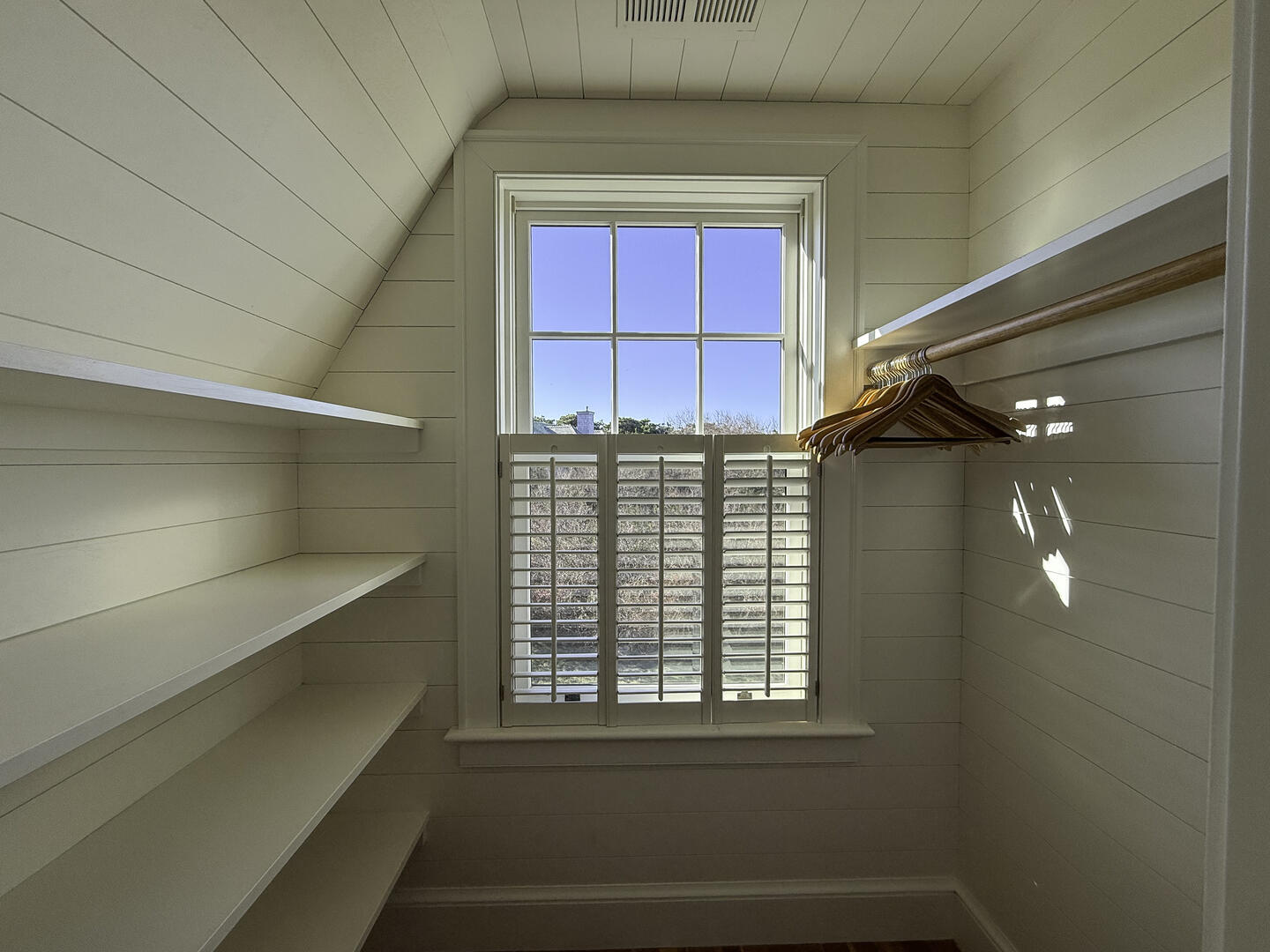 BR1 Closet, Second Floor