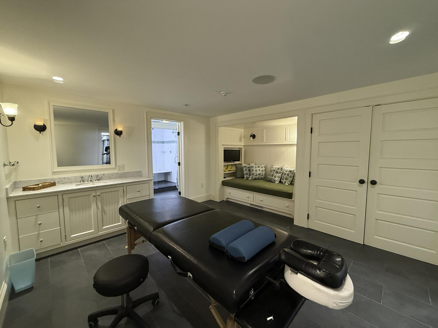 Massage Room, Lower Level