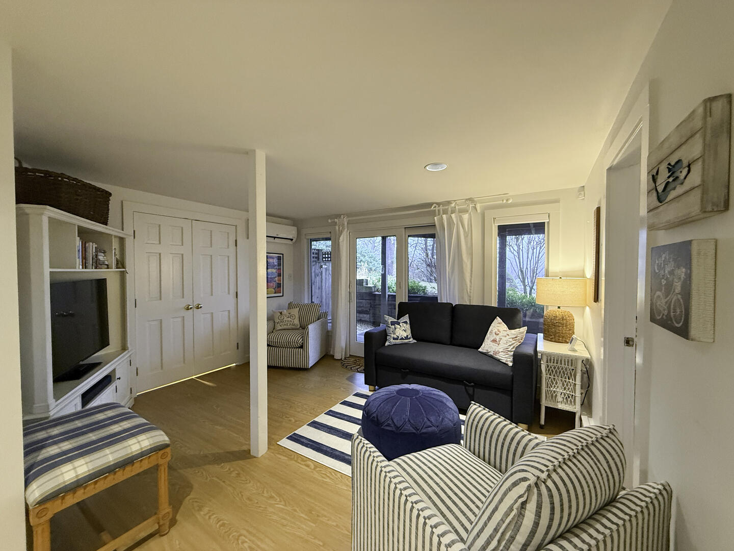 Sitting Room, Lower Level