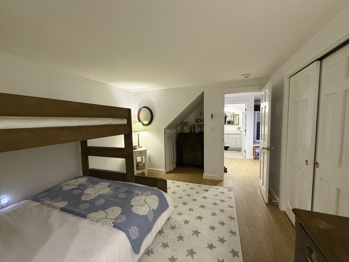 BR4 Twin XL over Queen Bunk Bed, Lower Level