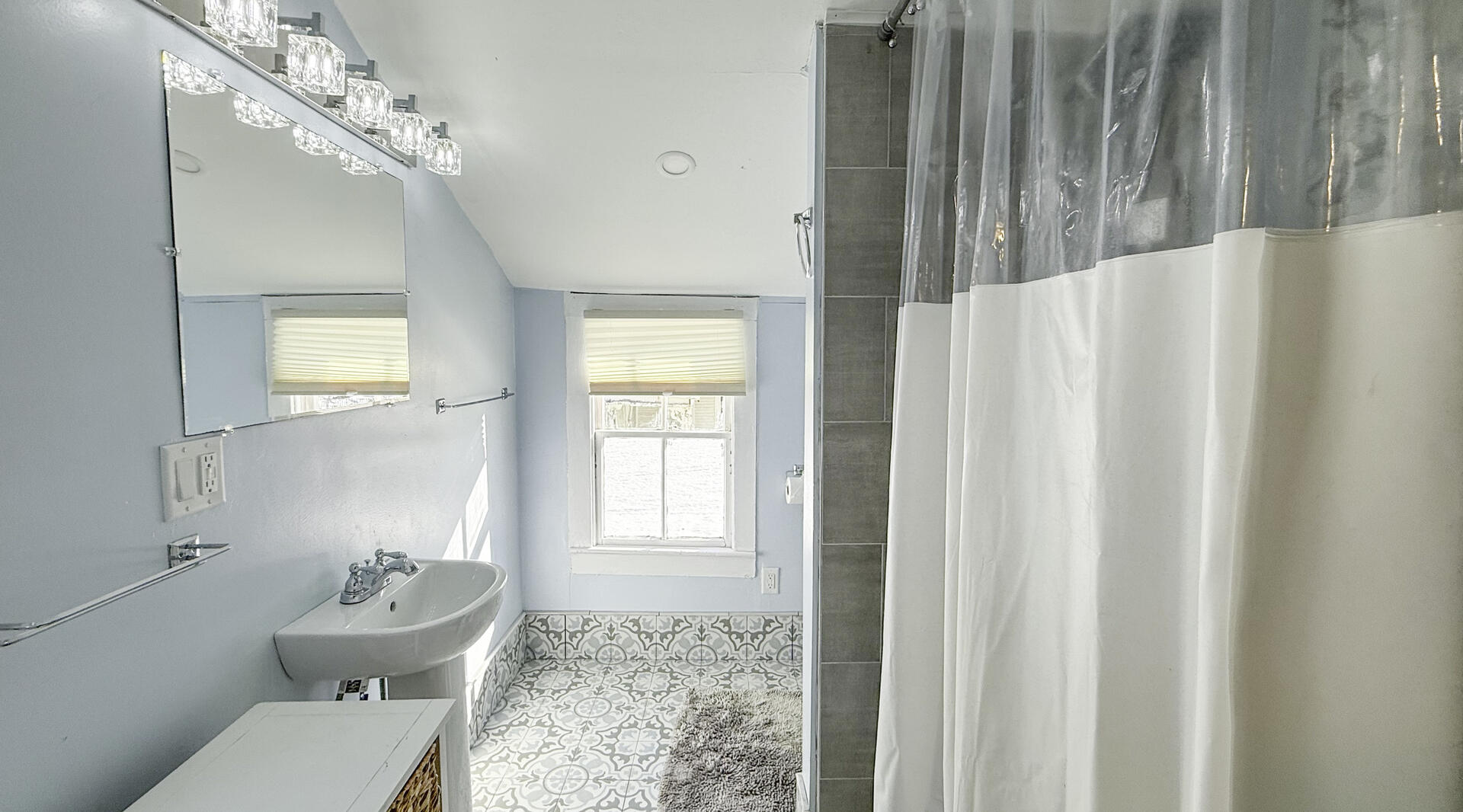 BR1 Double En Suite with Shower Stall, Second Floor