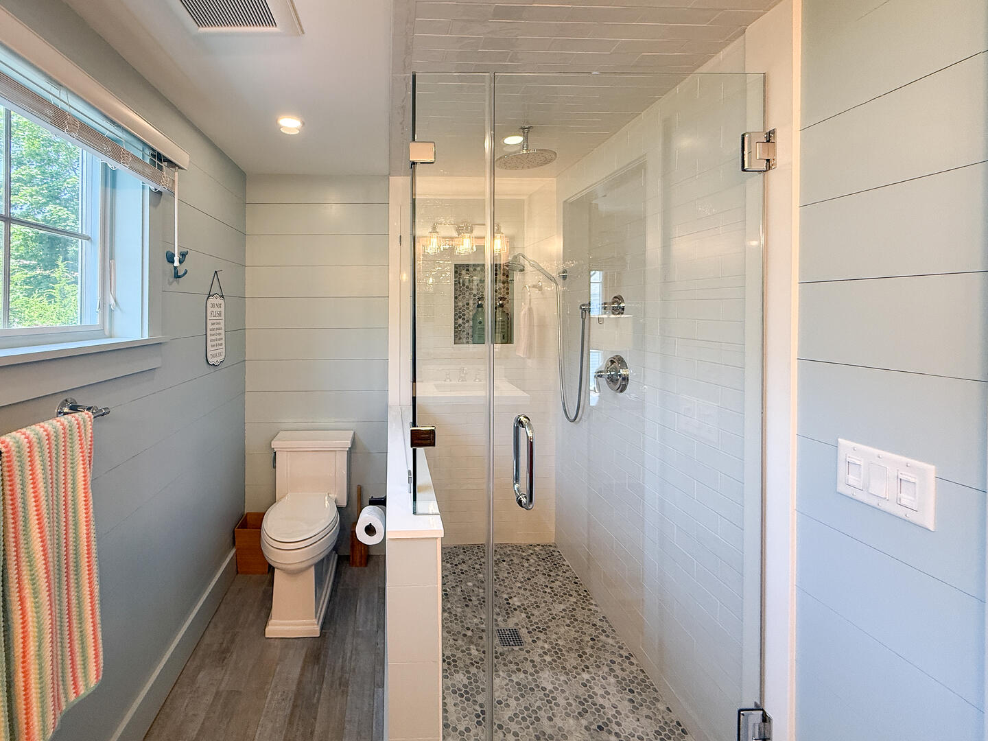 BR1 King En Suite with Shower Stall, Second Floor