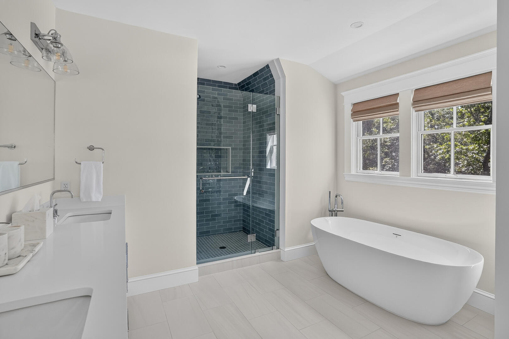 BR2 King En Suite with a Shower and Tub, Second Floor