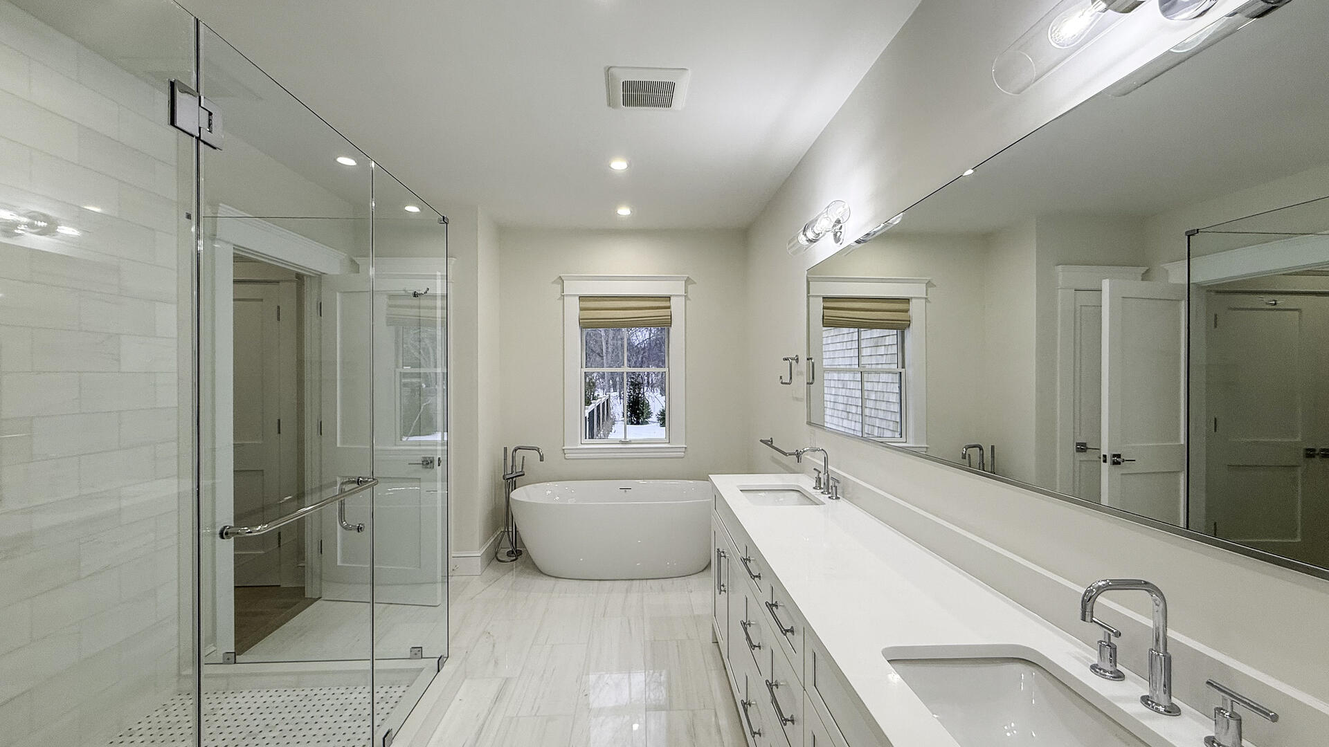 BR1 King En Suite with a Shower Stall and Soaking Tub, First Floor