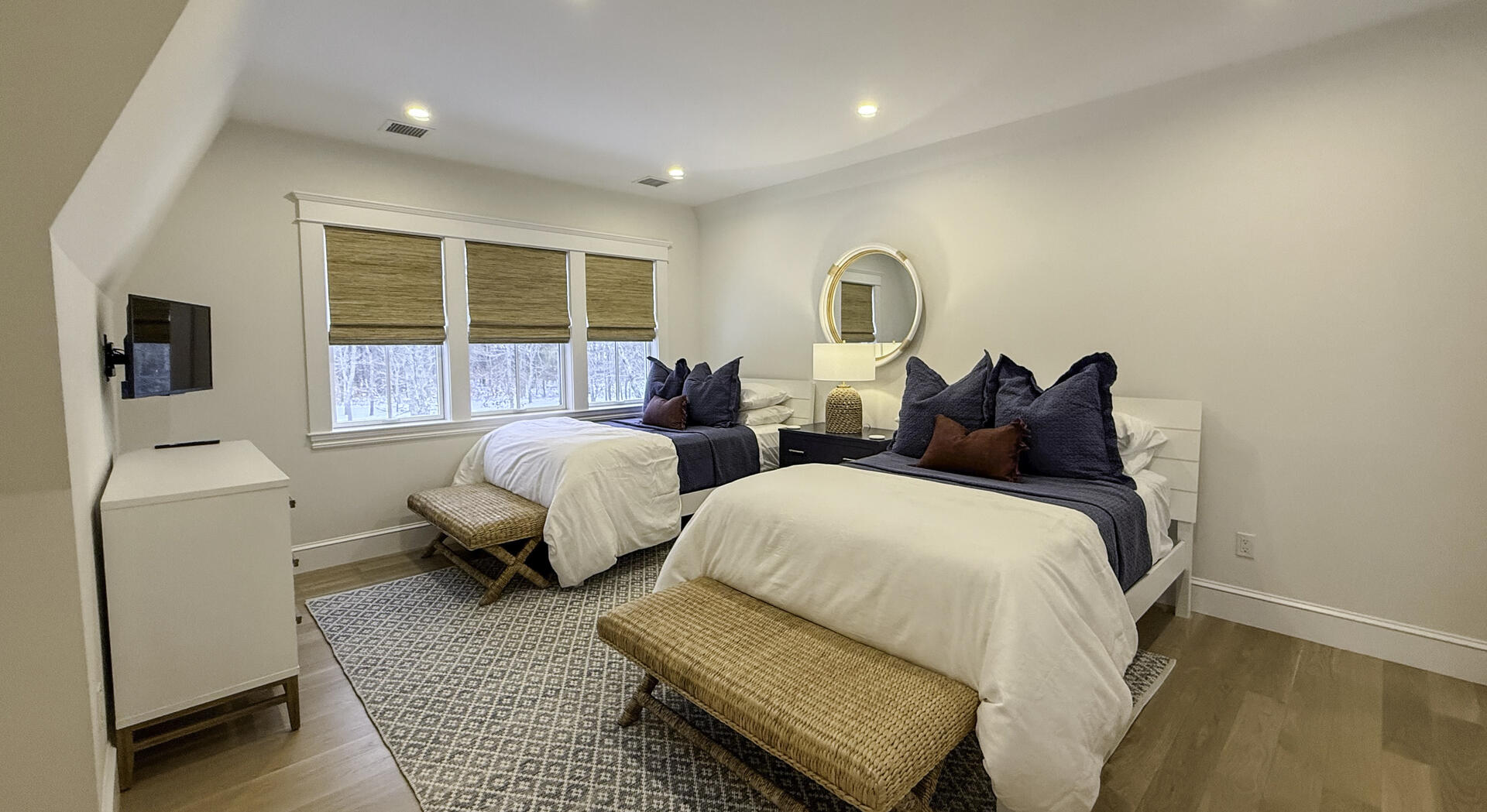 BR4 (2) Double Beds with an Adjoining Bath, Second Floor