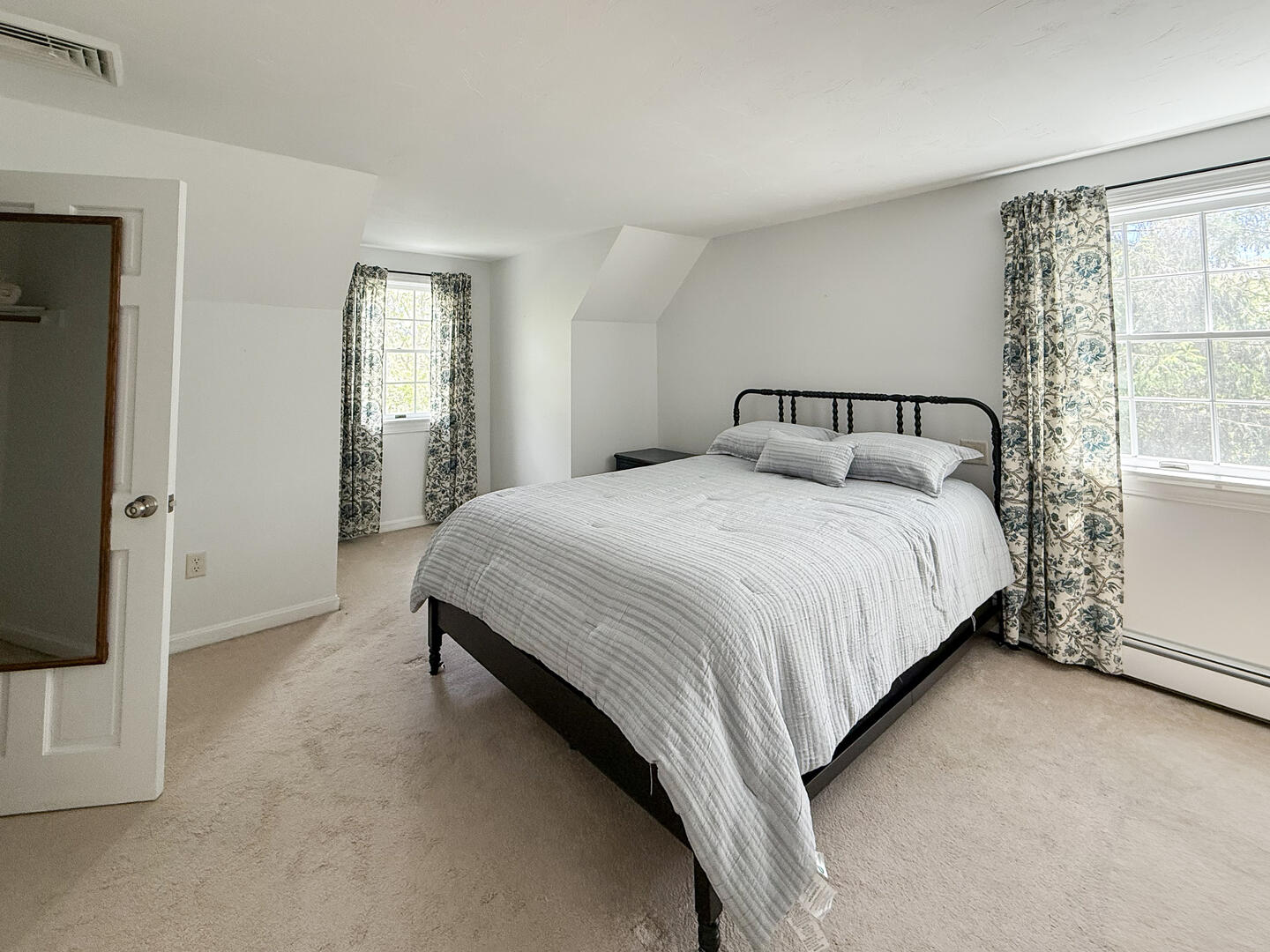 BR2 Queen En Suite, Second Floor