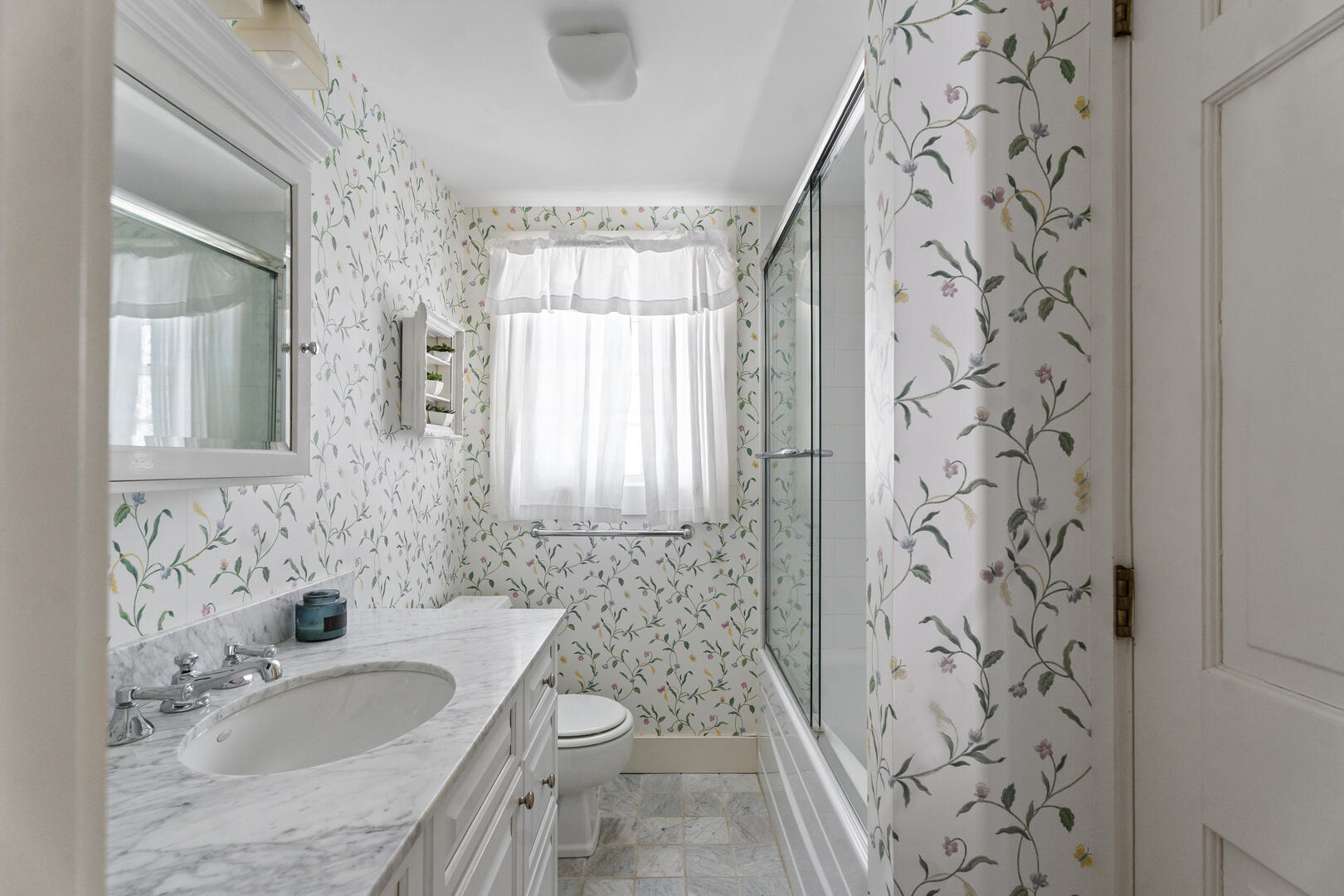 Hall Bath with Shower Tub Combo, Second Floor