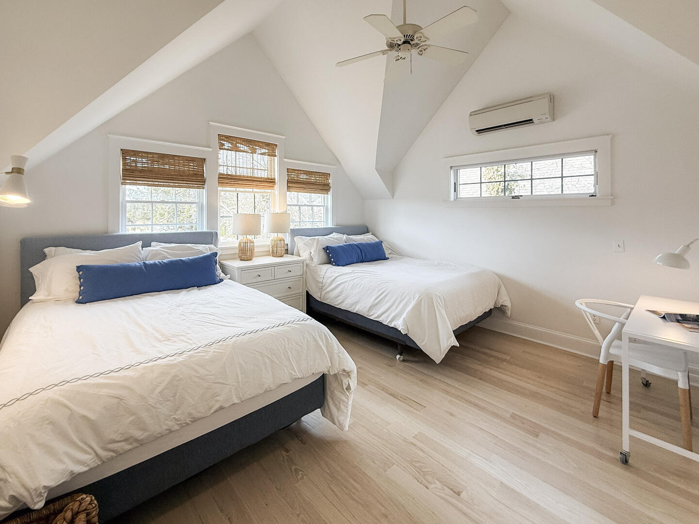 BR3 (2) Queen Beds En Suite, Second Floor