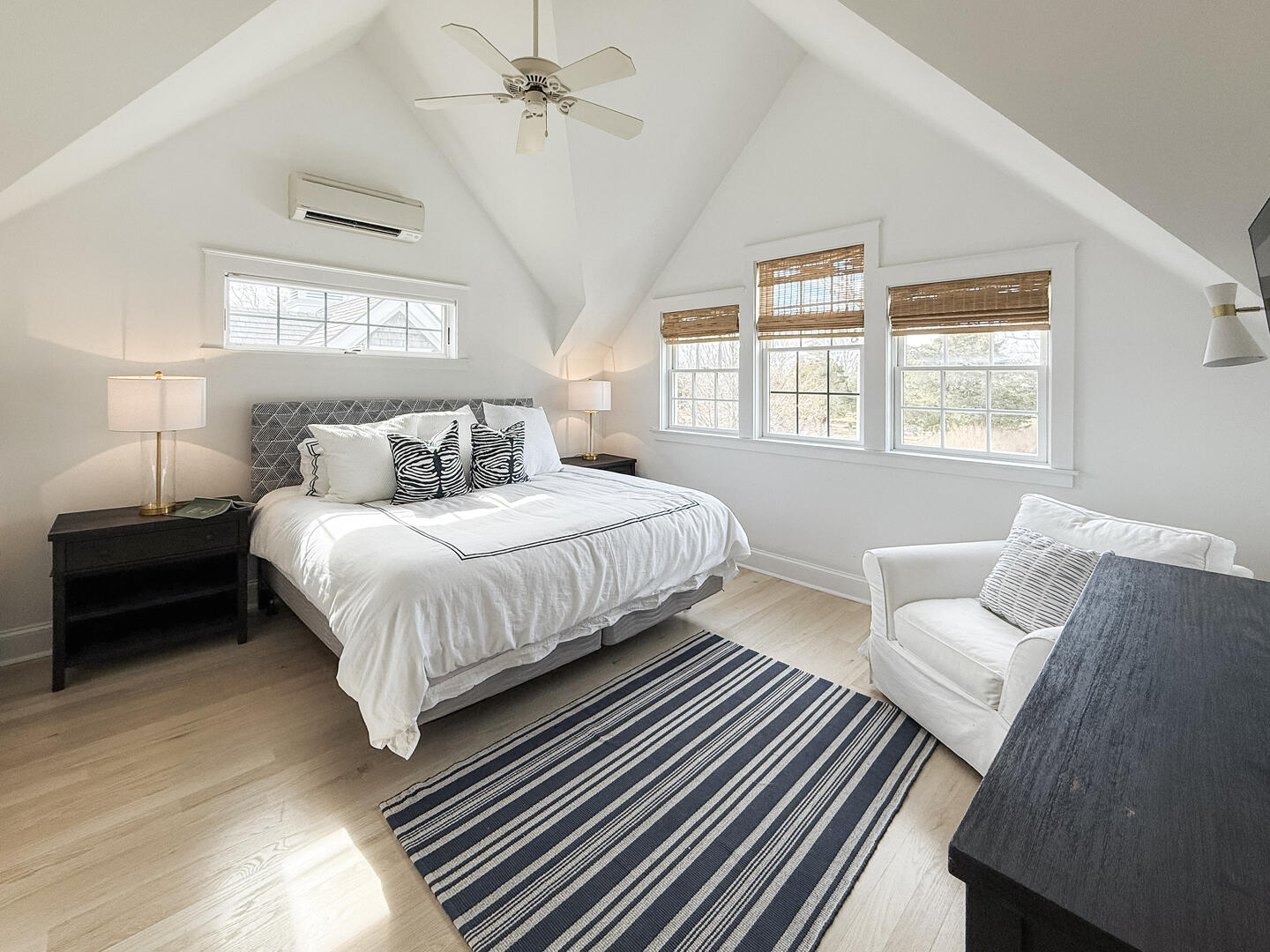 BR2 King En Suite, Second Floor