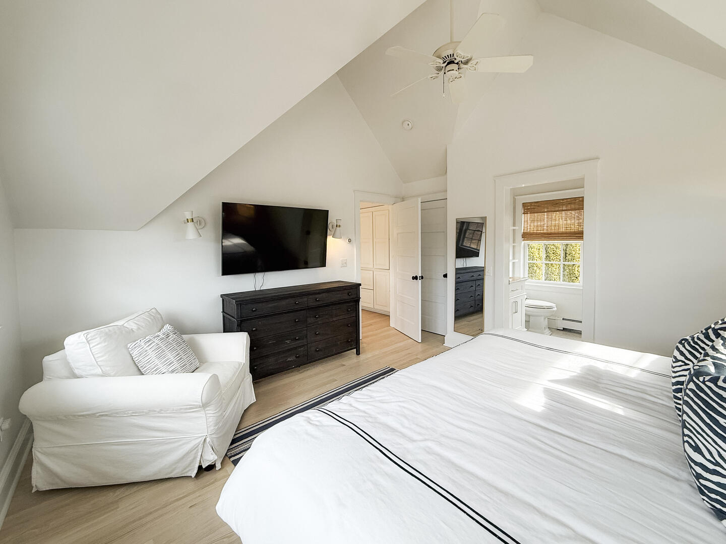 BR2 King En Suite, Second Floor